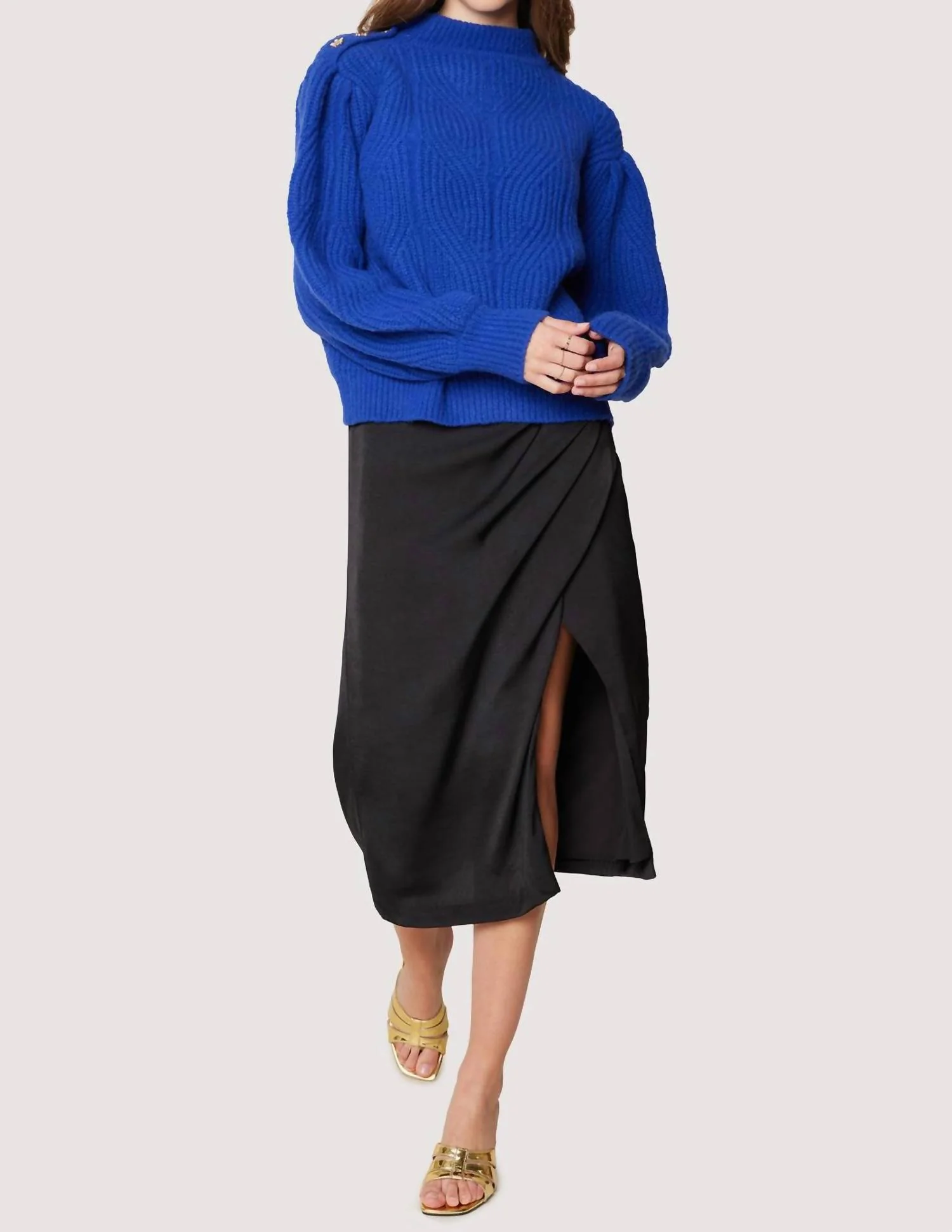 Eyes On Me Midi Skirt In Black