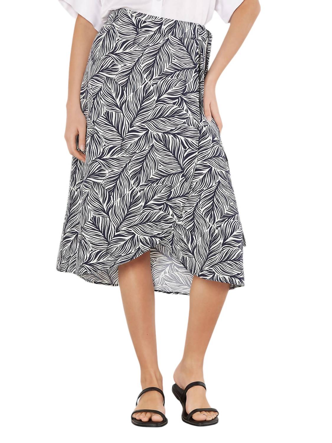 Geo Leaf Wrap Skirt In Navy