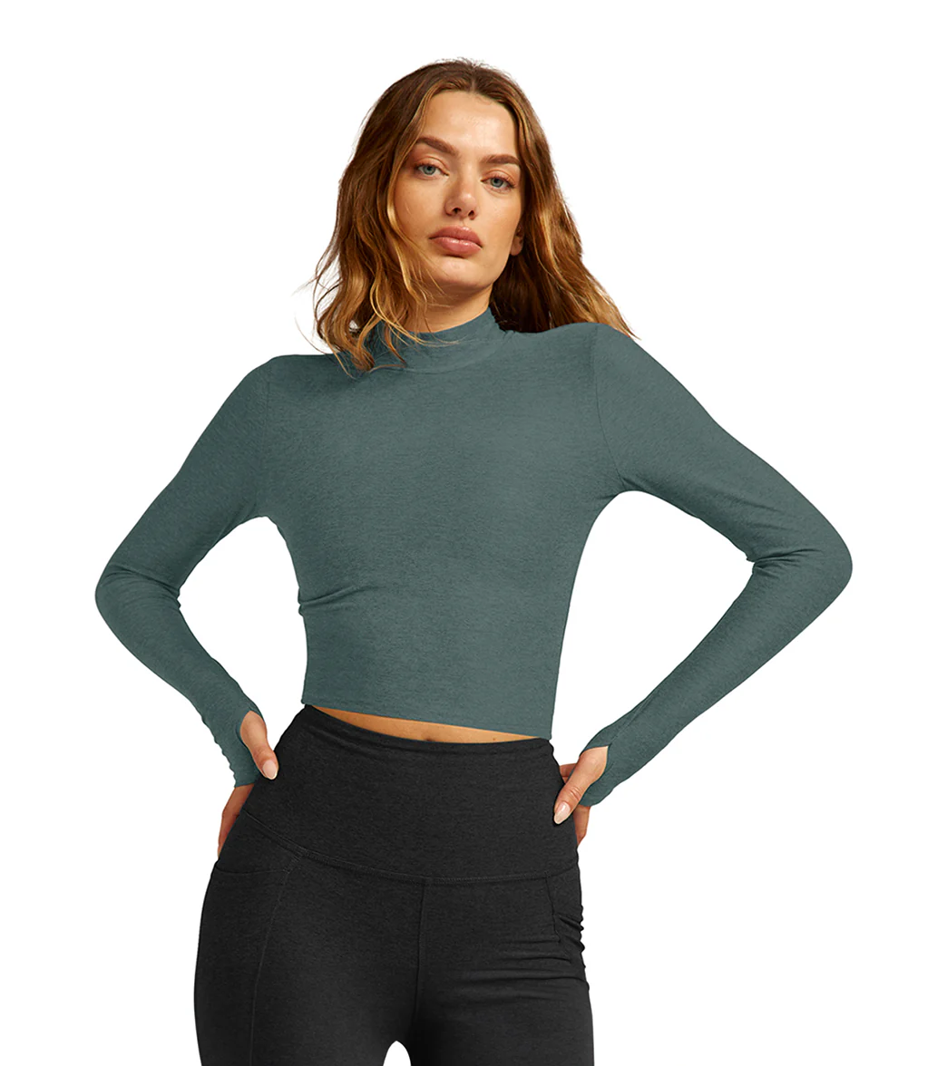 Beyond Yoga Featherweight Moving On Cropped Pullover