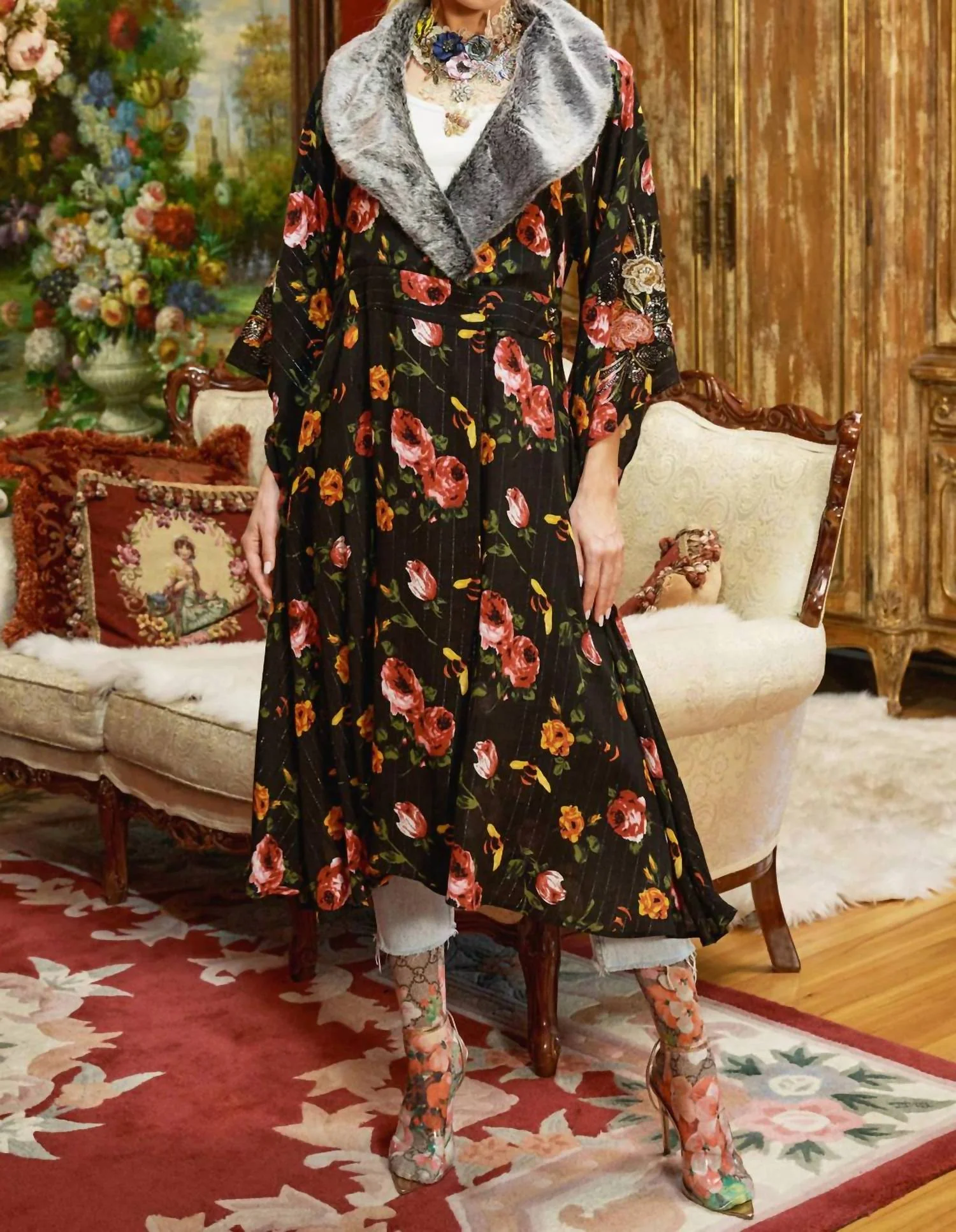 Charlene Princess Of Monaco Kimono In Black Lurex