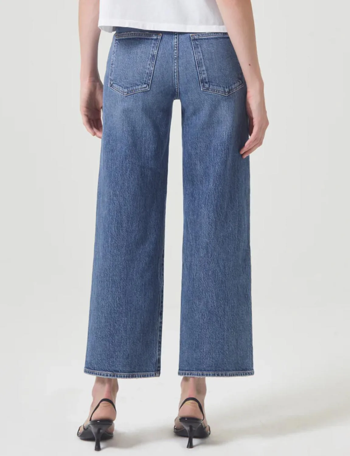 Harper High Rise Wide Leg Crop Jeans In Moor