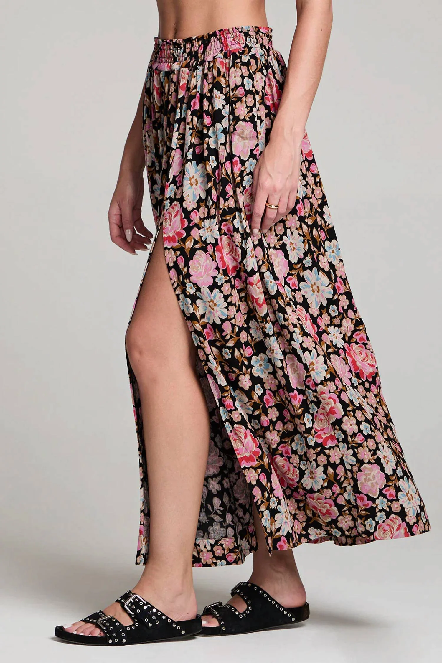 Delvine Skirt In Floral/pink/black