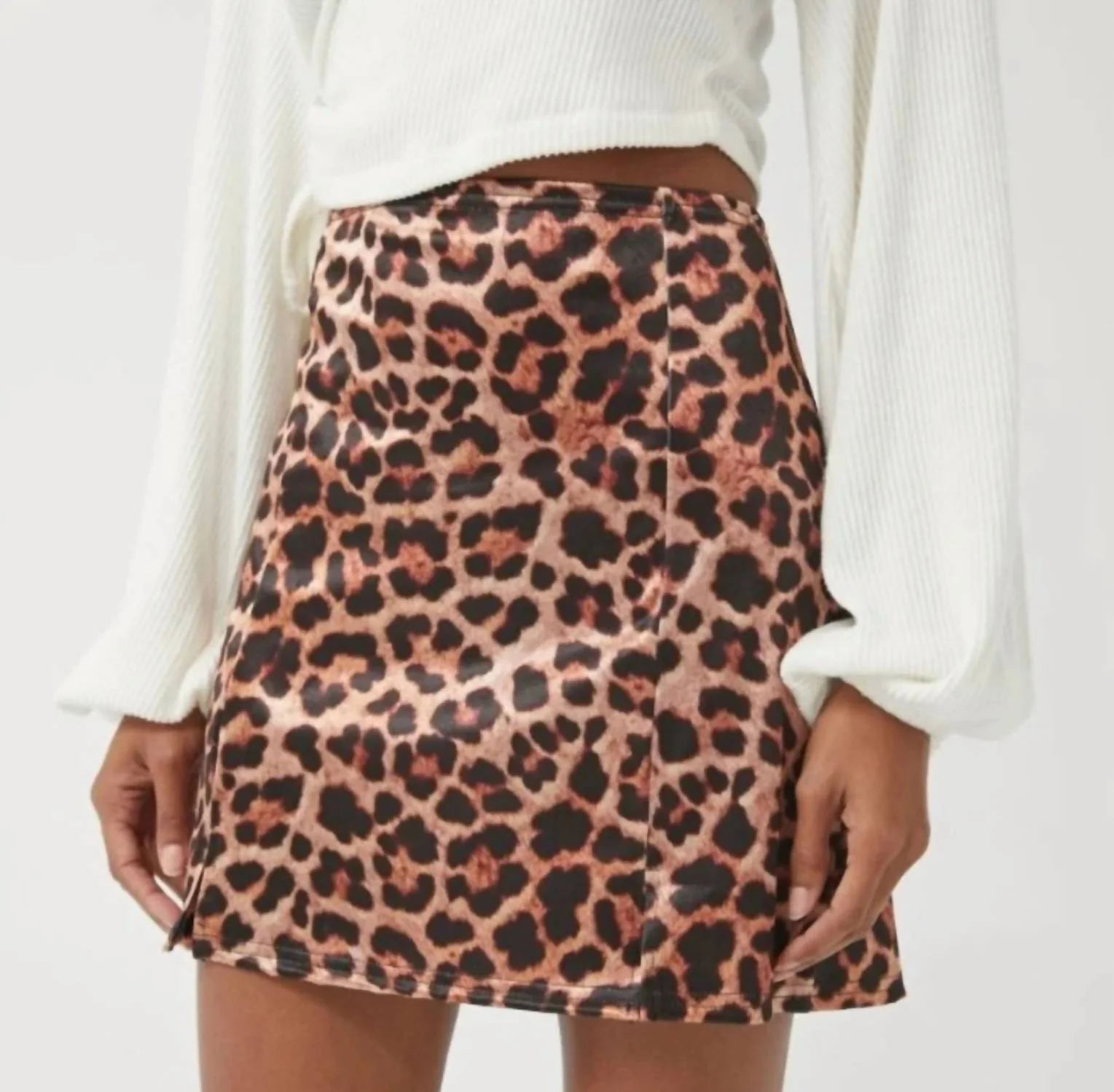 Printed Satin Notched Mini Skirt In Leopard