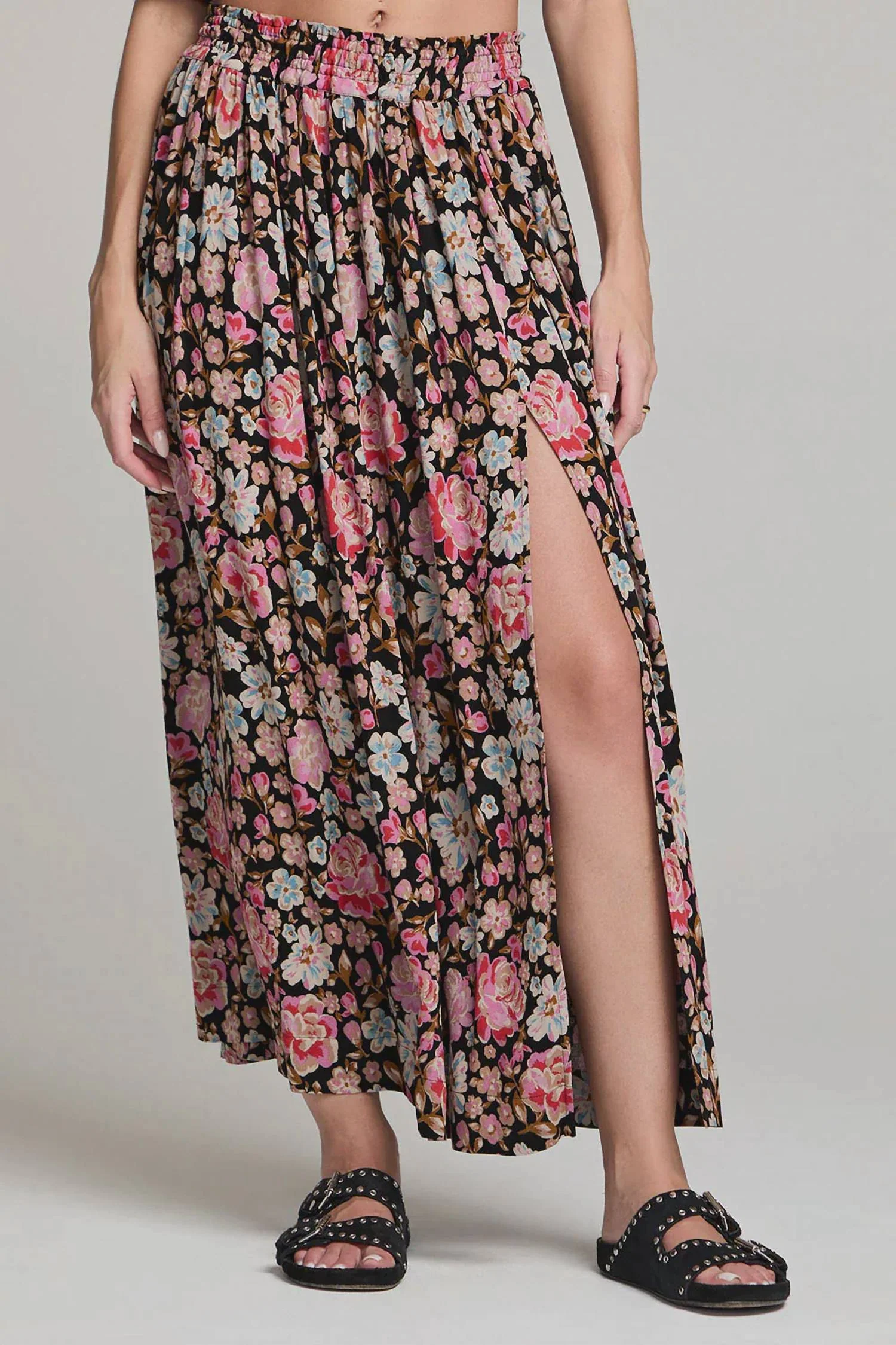 Delvine Skirt In Floral/pink/black