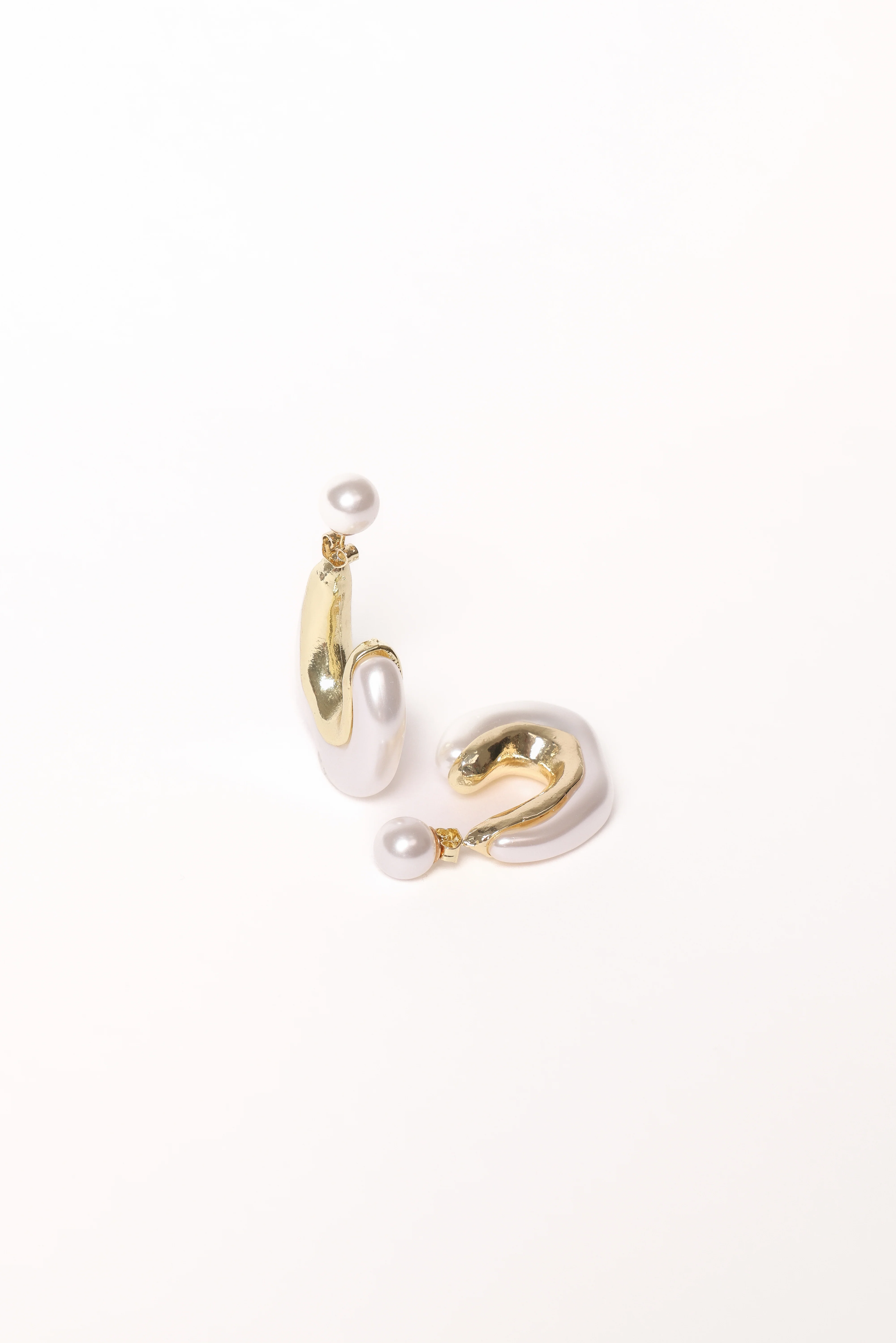Paola Earrings - Gold/Pearl