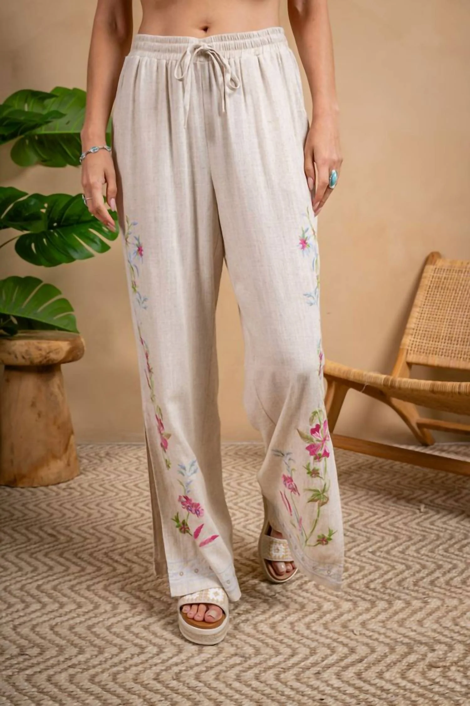Women's Embroidered Split Pants In Oatmeal