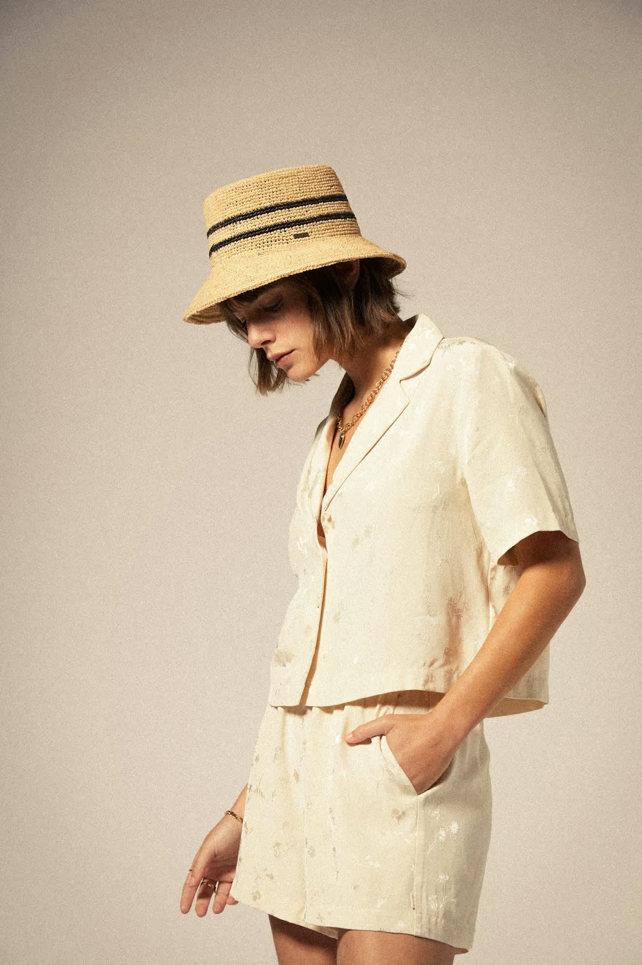 Ellee Straw Bucket Hat - Tan/Black