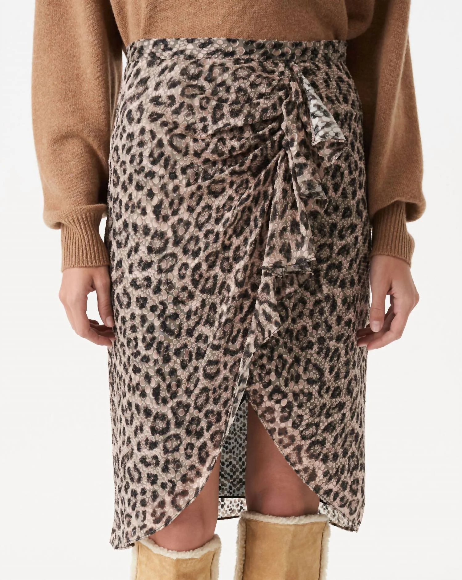 Marwa Midi Skirt In Black Leopard