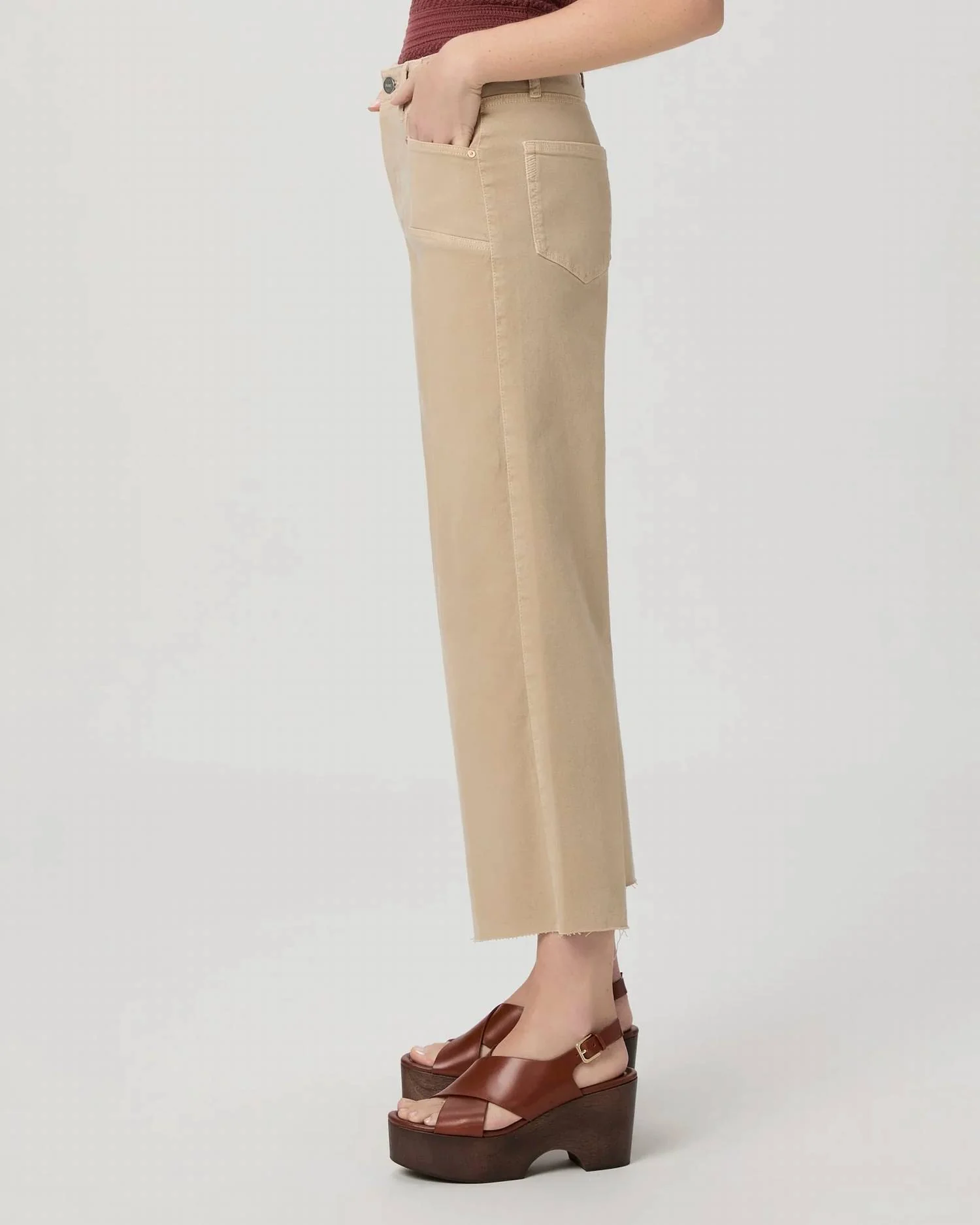 Anessa With Set In Pockets And Raw Hem Jean In Vintage Soft Sand