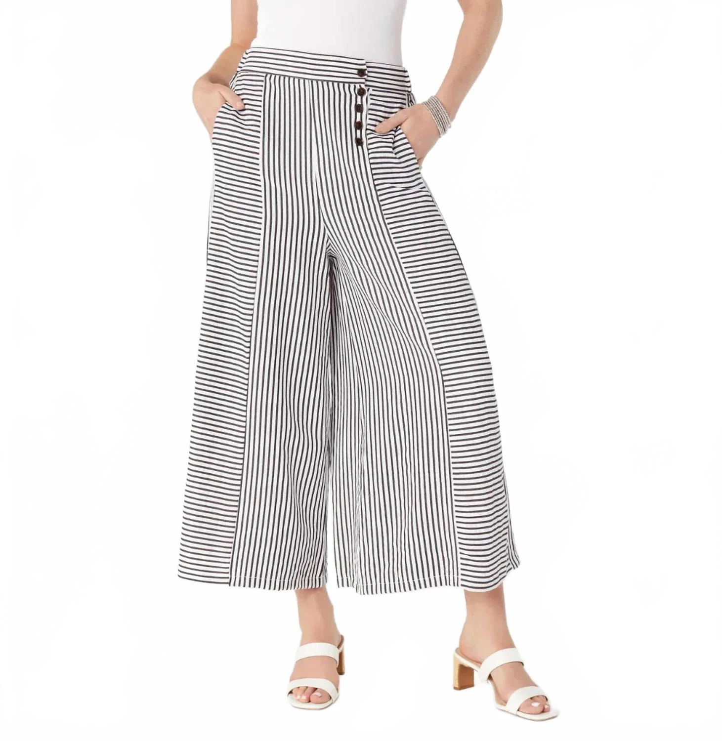 Dahila Striped Textured Pants With Side Buttons In Black And White Stripe