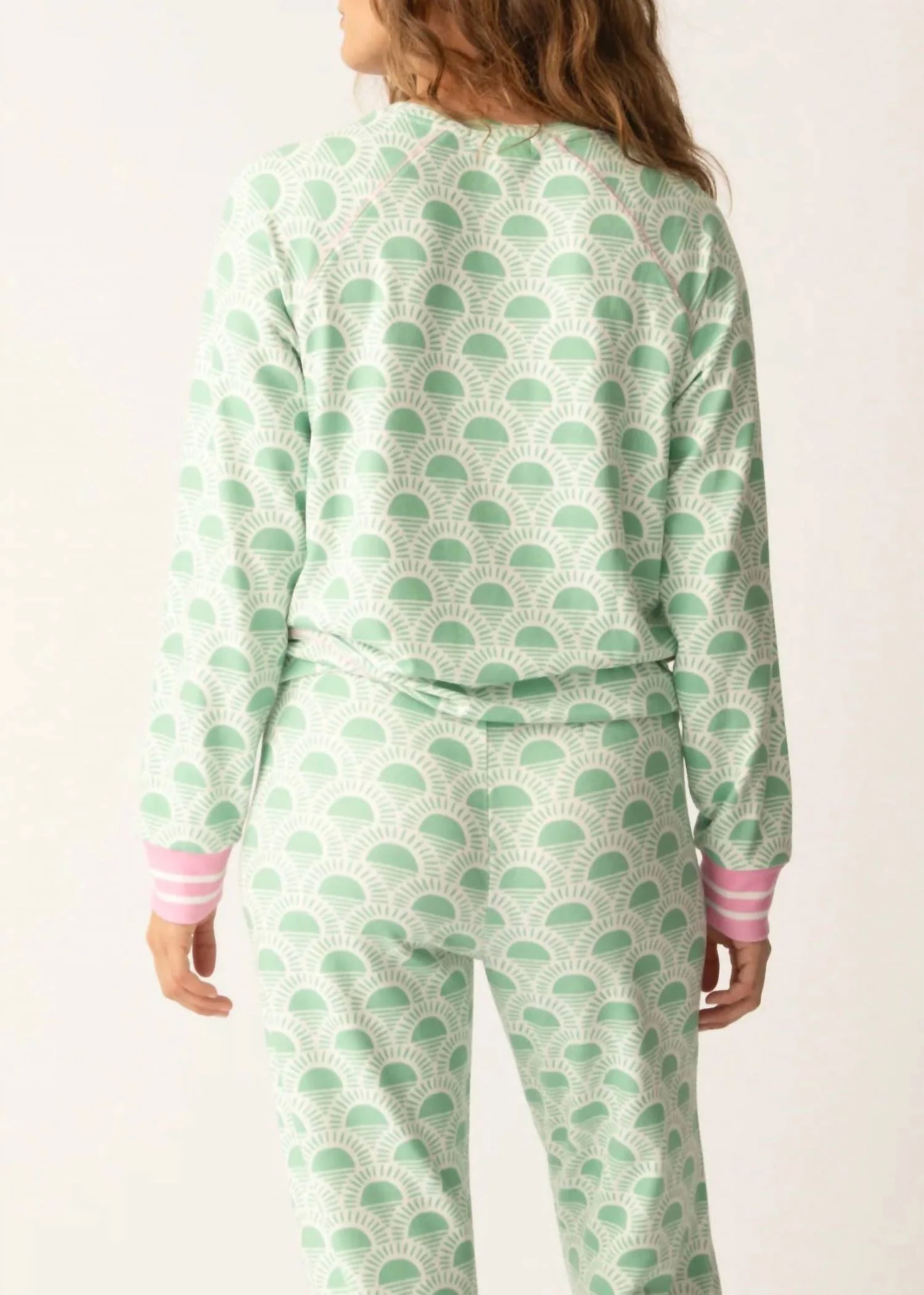 Peachy Party Courtside Long Sleeve Top In Spring Green