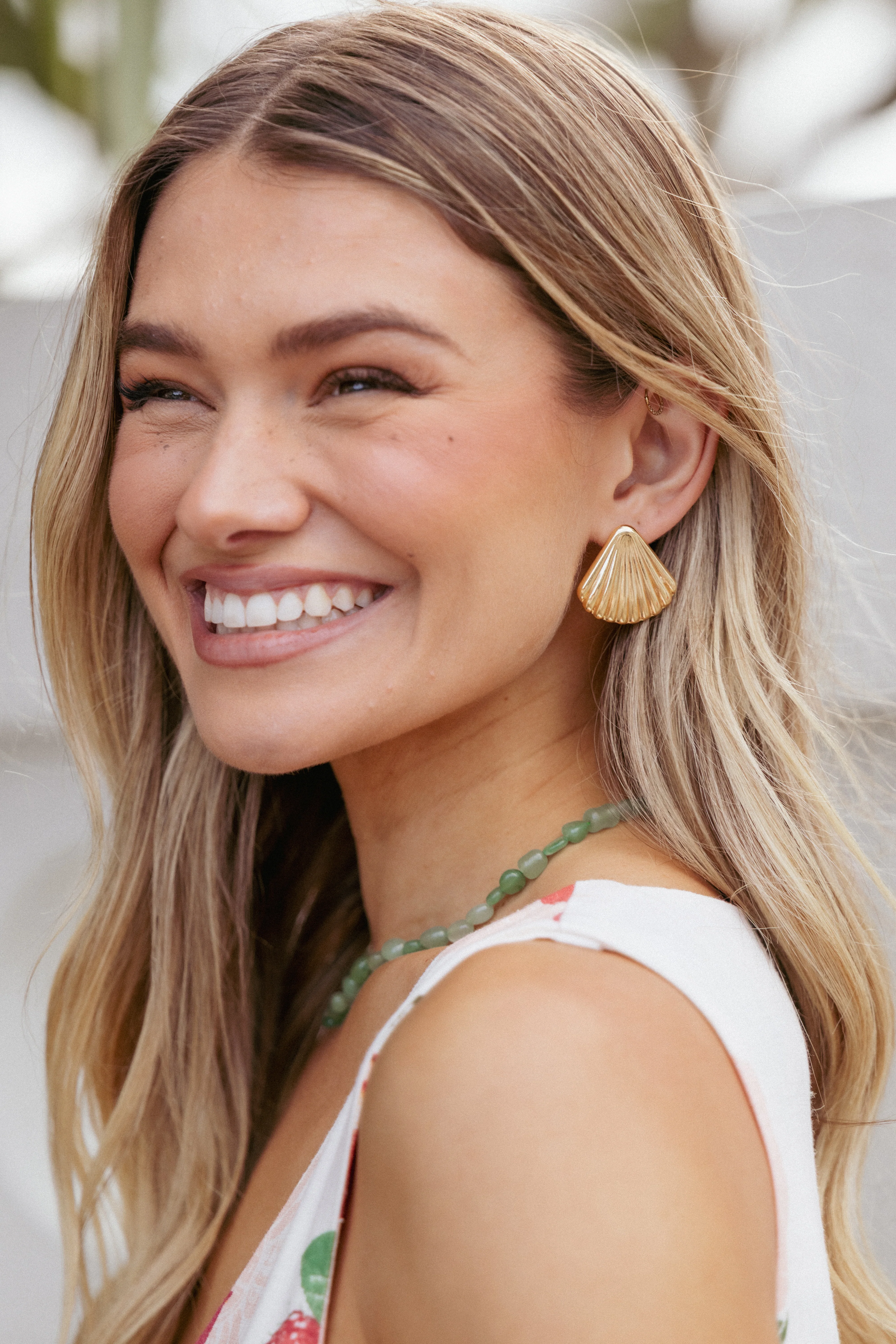 Shell Shaped Earrings - Gold