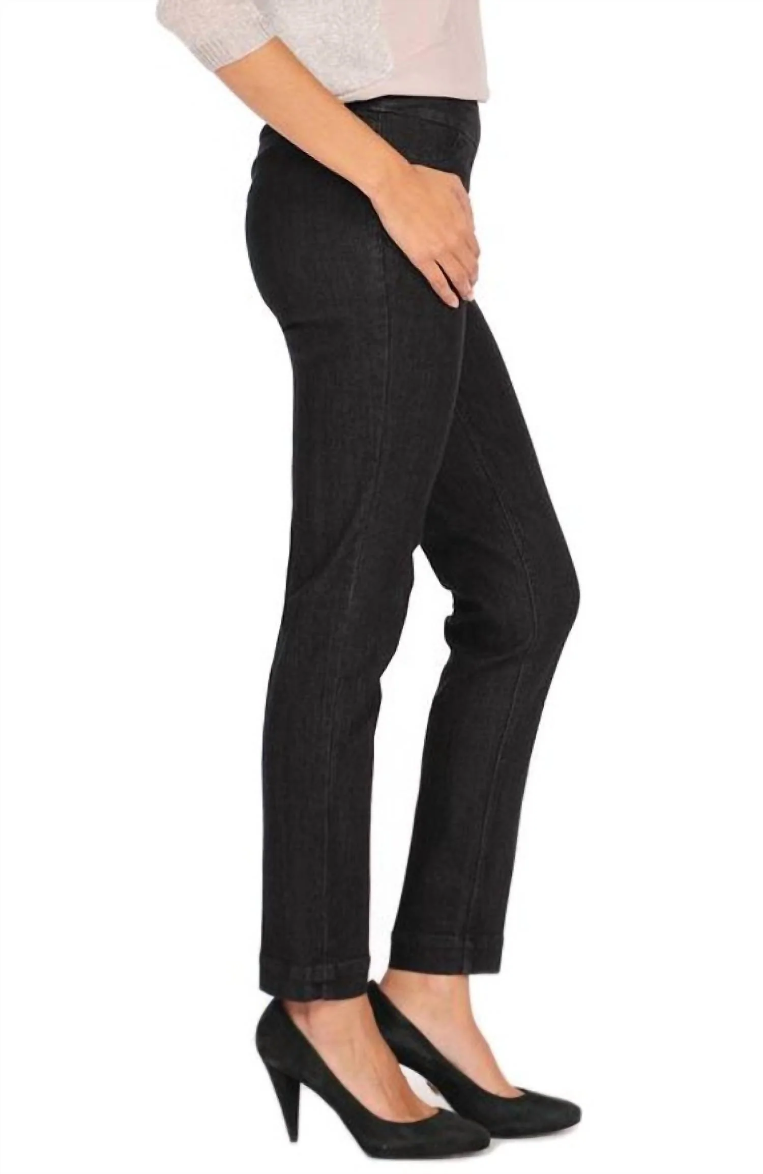 Narrow Dark Wash Jeans In Black