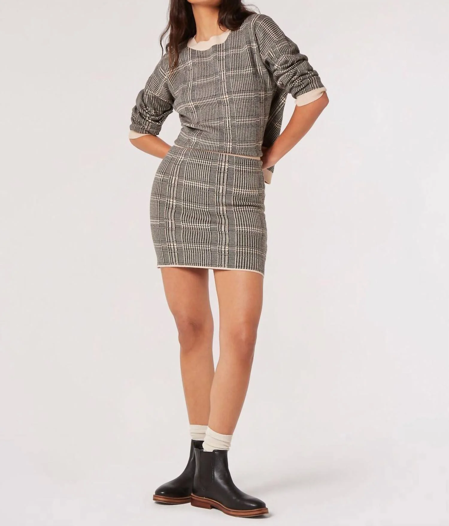 Mini Skirt In Stone/black