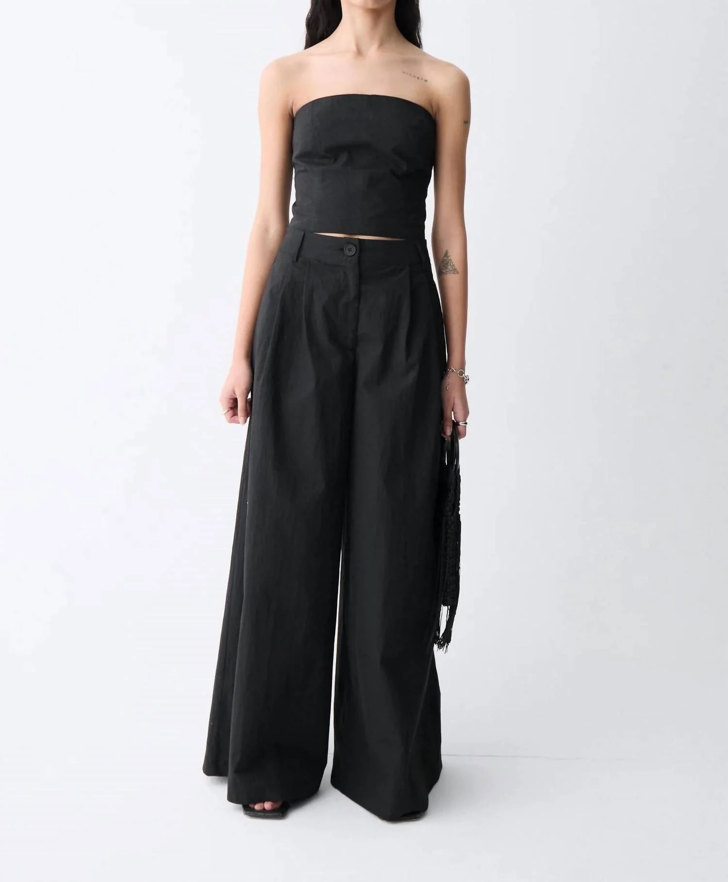 Louna Pant In Black