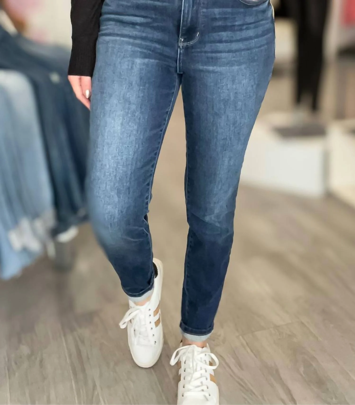 Melody Mid Rise Thermal Skinny In Dark Wash