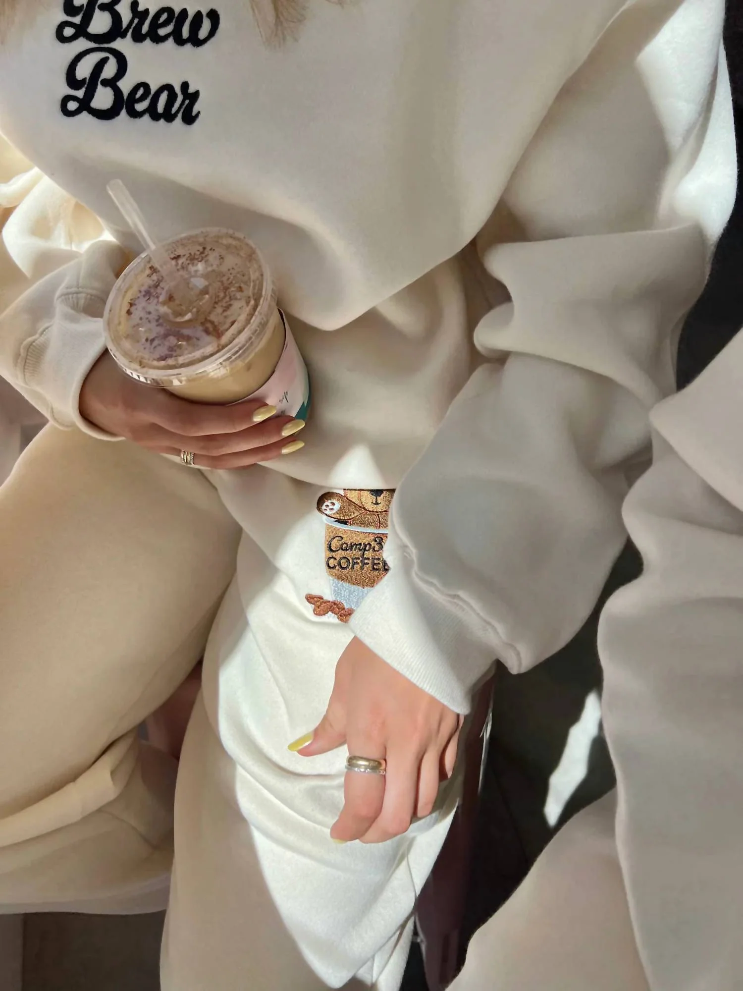 Brew Bear Sweatpants In White