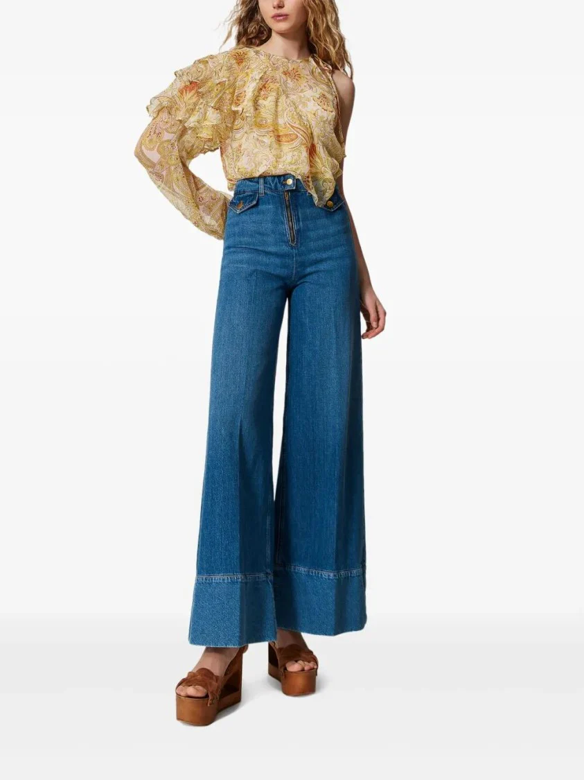 Wide-Leg High-Waisted Jeans With Distinctive Zip Fly