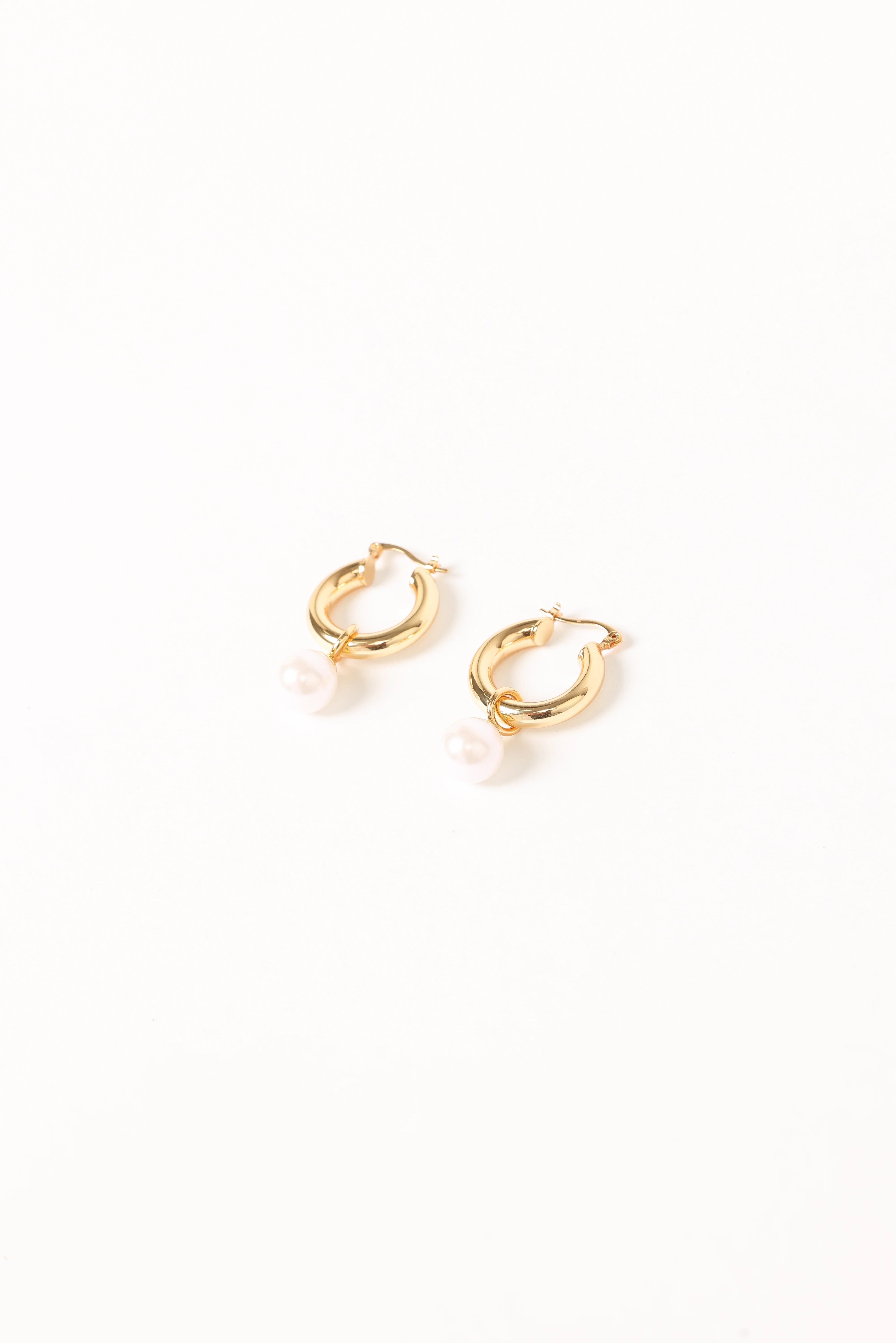 Geneva Earrings - Gold/Pearl
