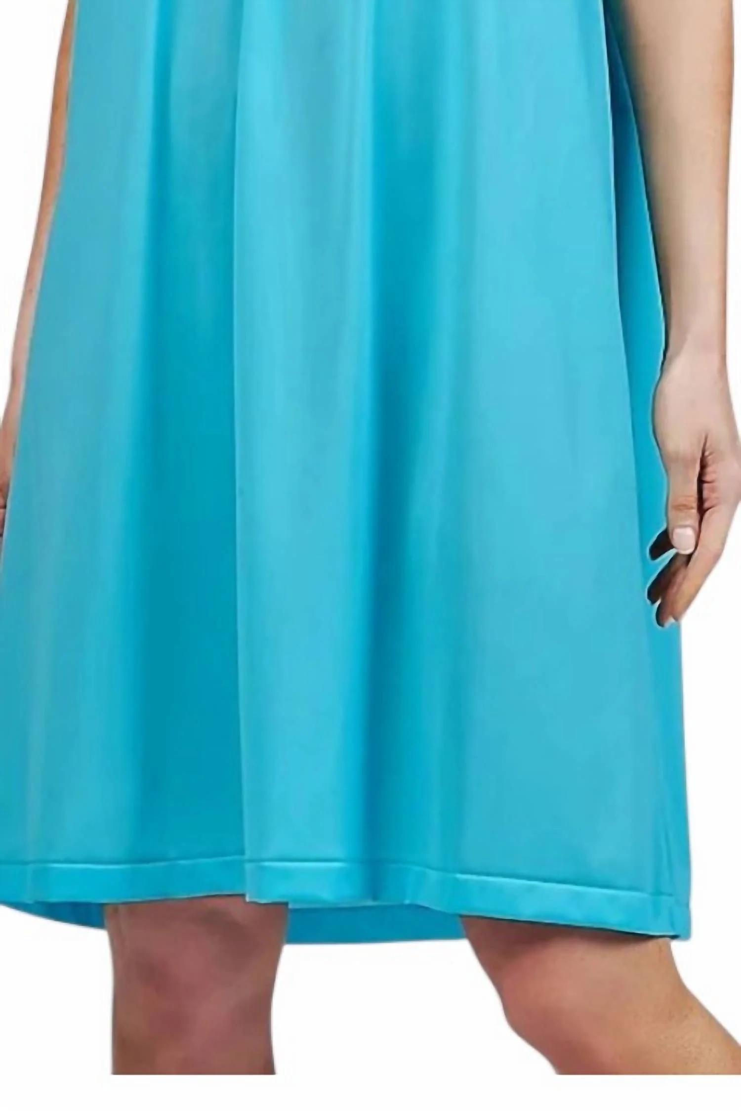 Rosebud Short Cap Sleeve Gown In Turquoise