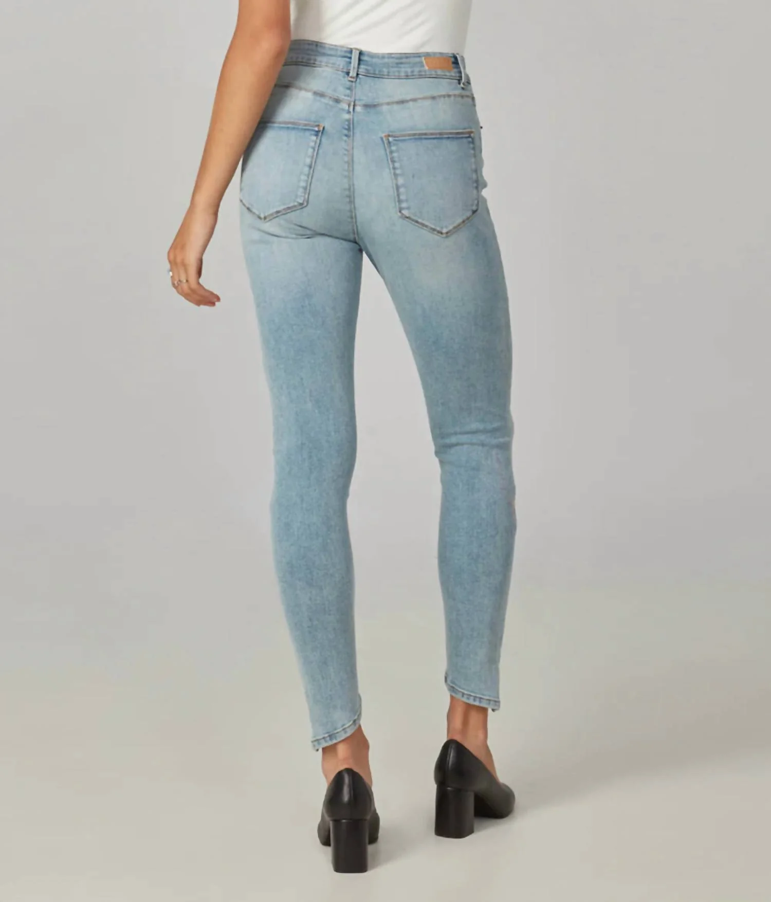 Alexa High Rise Skinny Jean In Dusty Sky