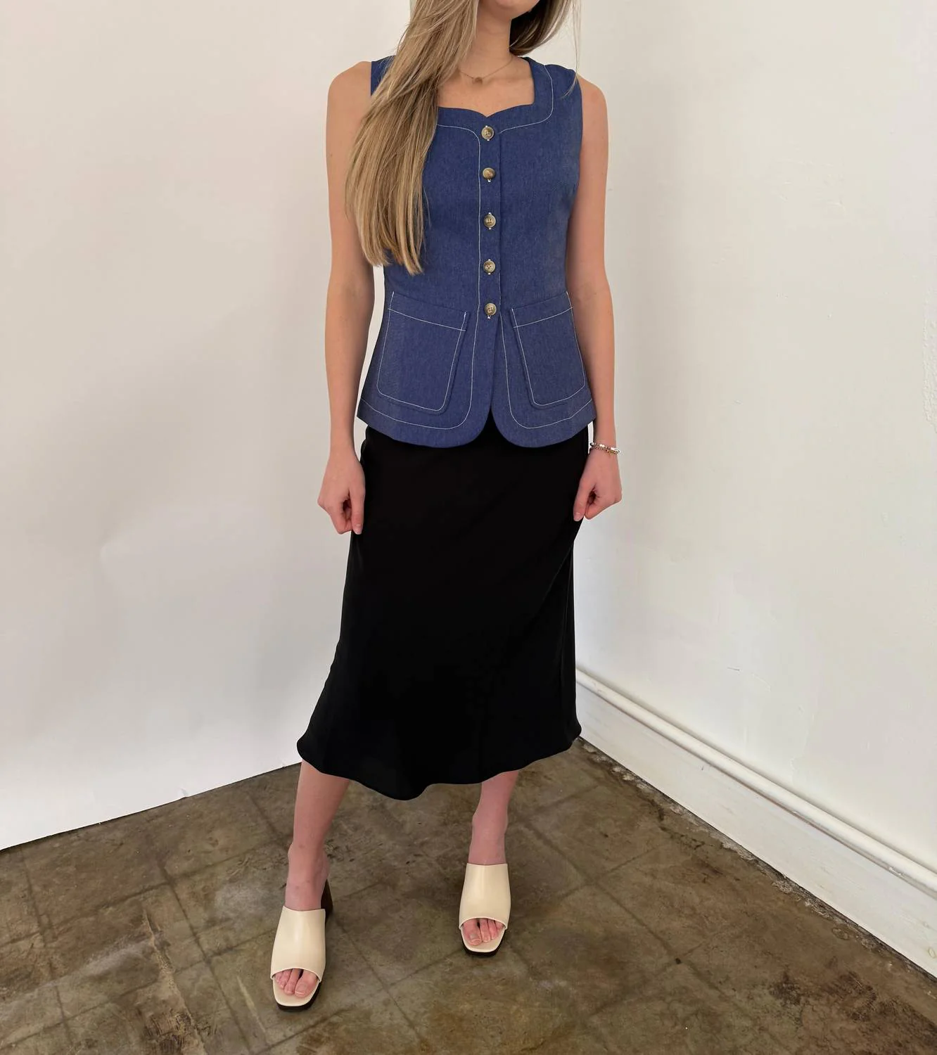 Tiffany Elasticized Waist Midi Skirt In Black