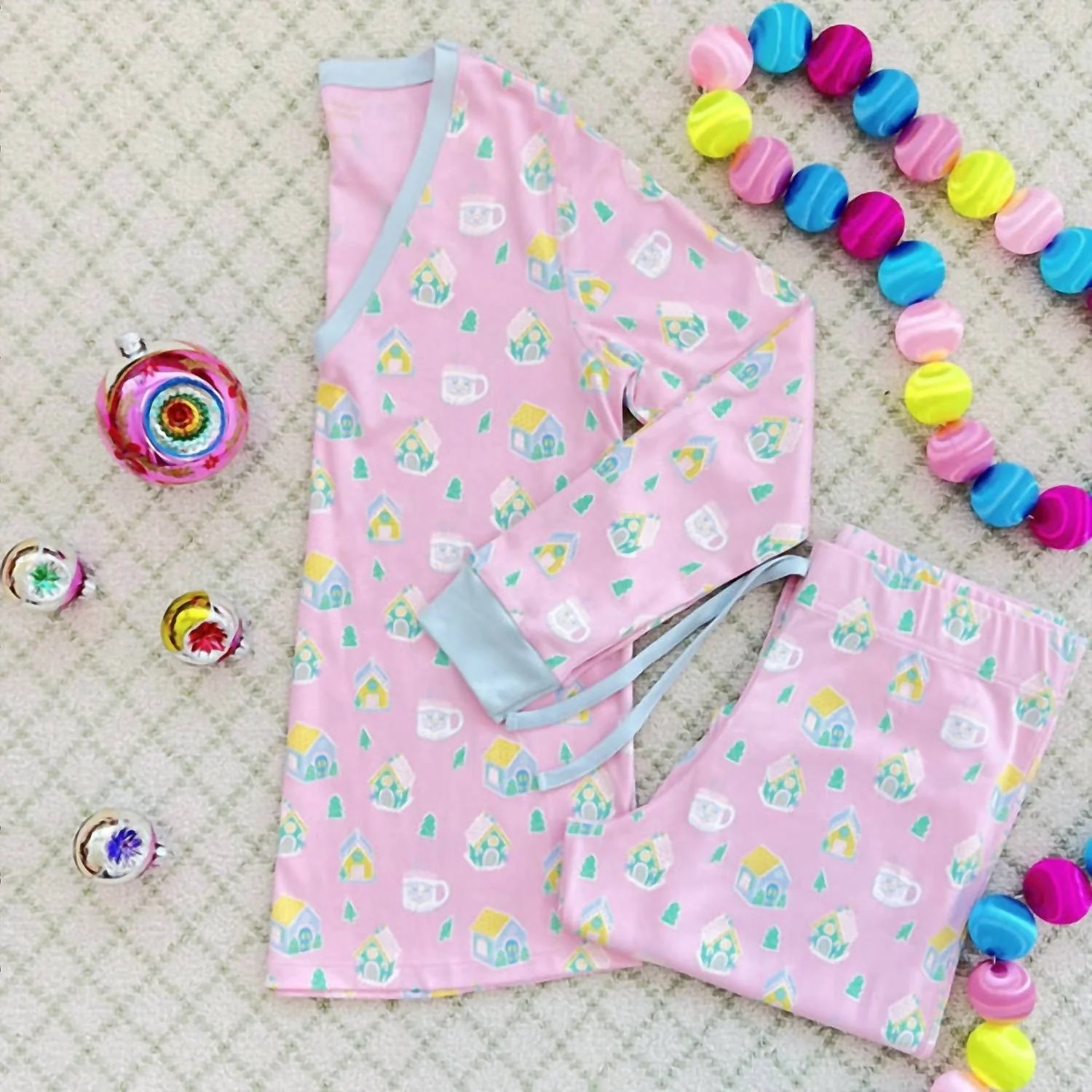 Women's Coastal Living Lounge Set In Vivie's Gingerbread Village With Buckhead Blue