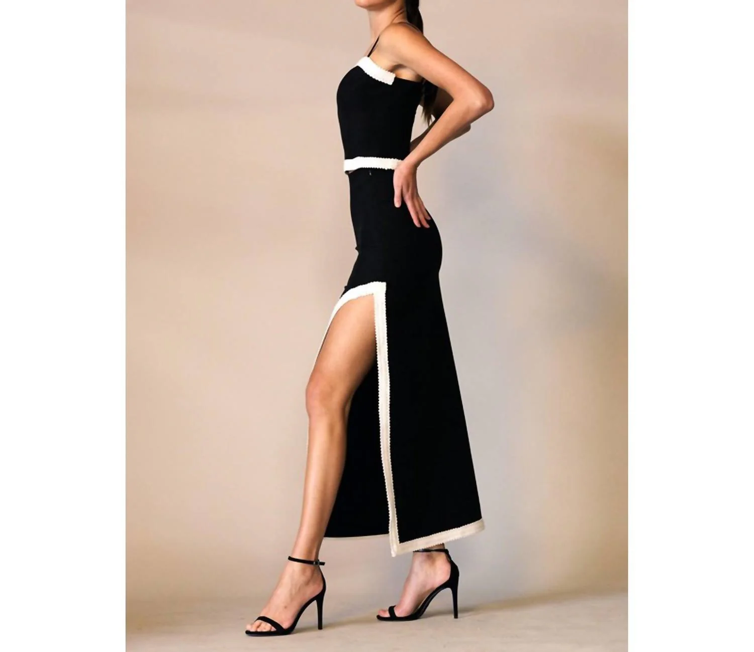 High Waisted Midi Skirt With Slit And Contrast In Black