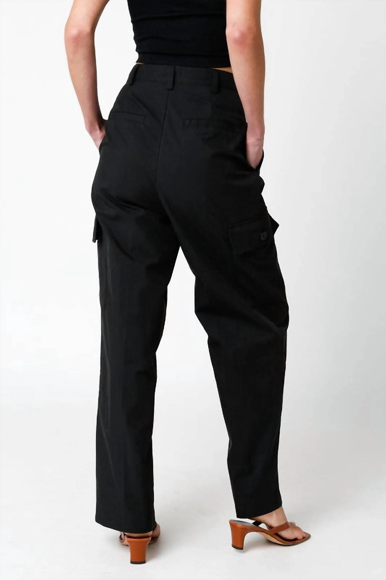 Arwen Pleated Pants In Black