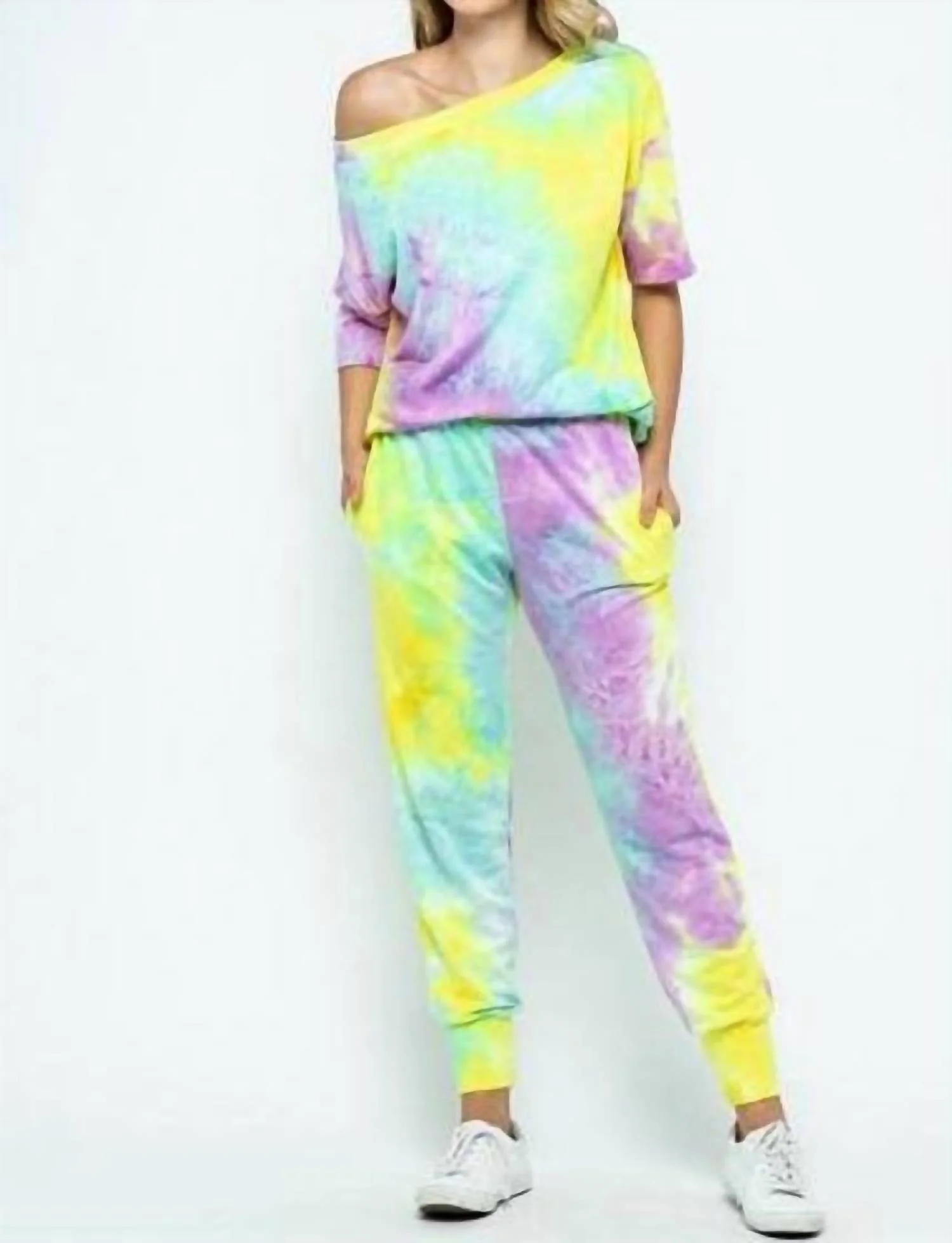 Riki Tie Dye Jogger Set In Magenta Mix