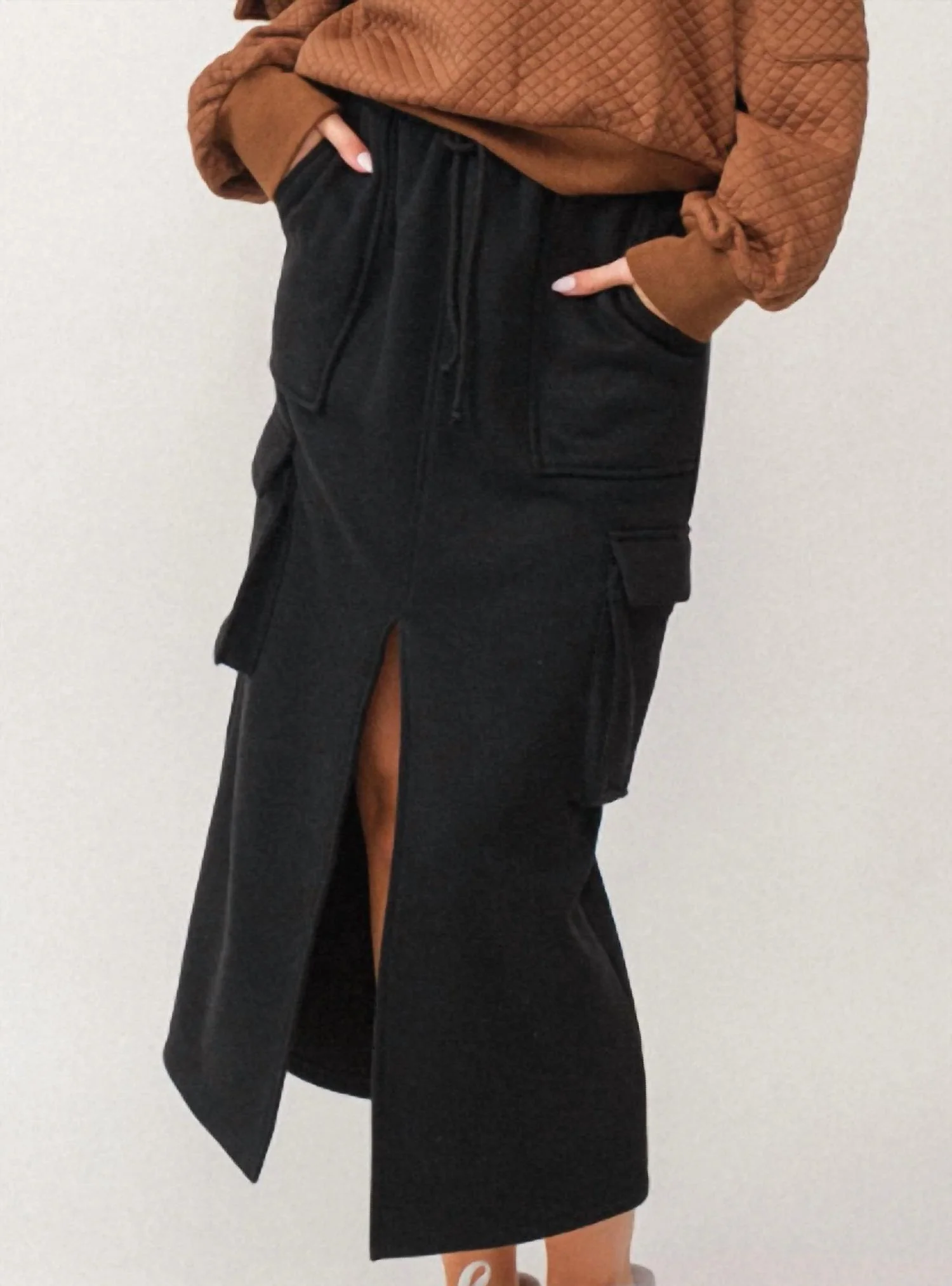 Elastic Waist Cargo Maxi Skirt In Black