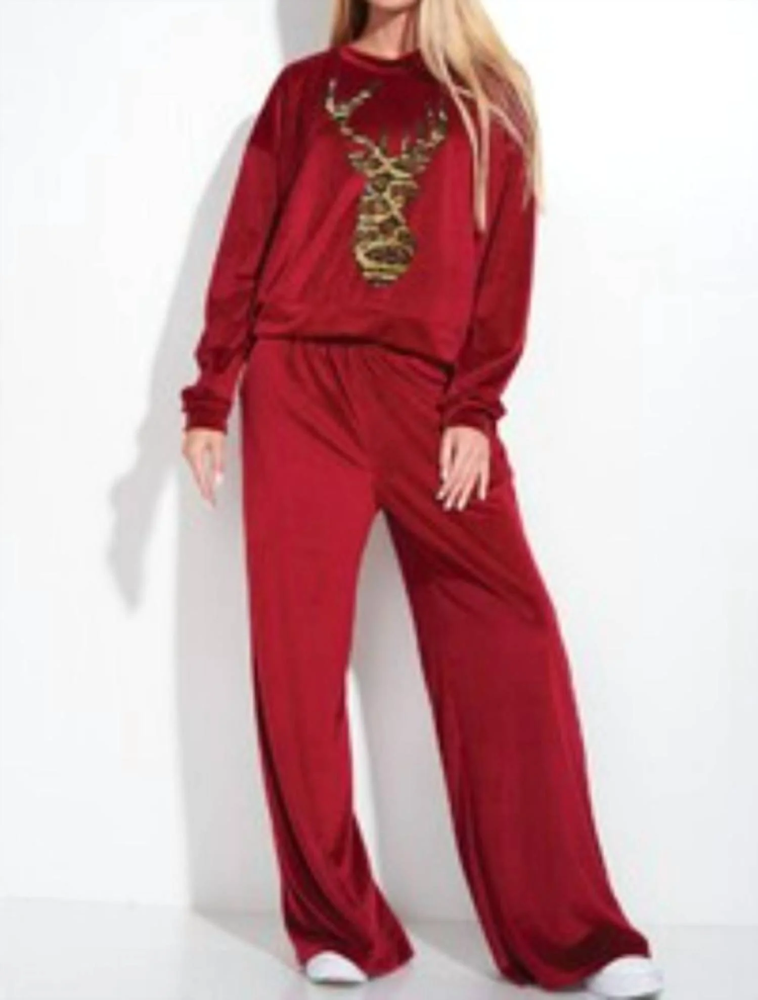 Holiday Reindeer Set In Red