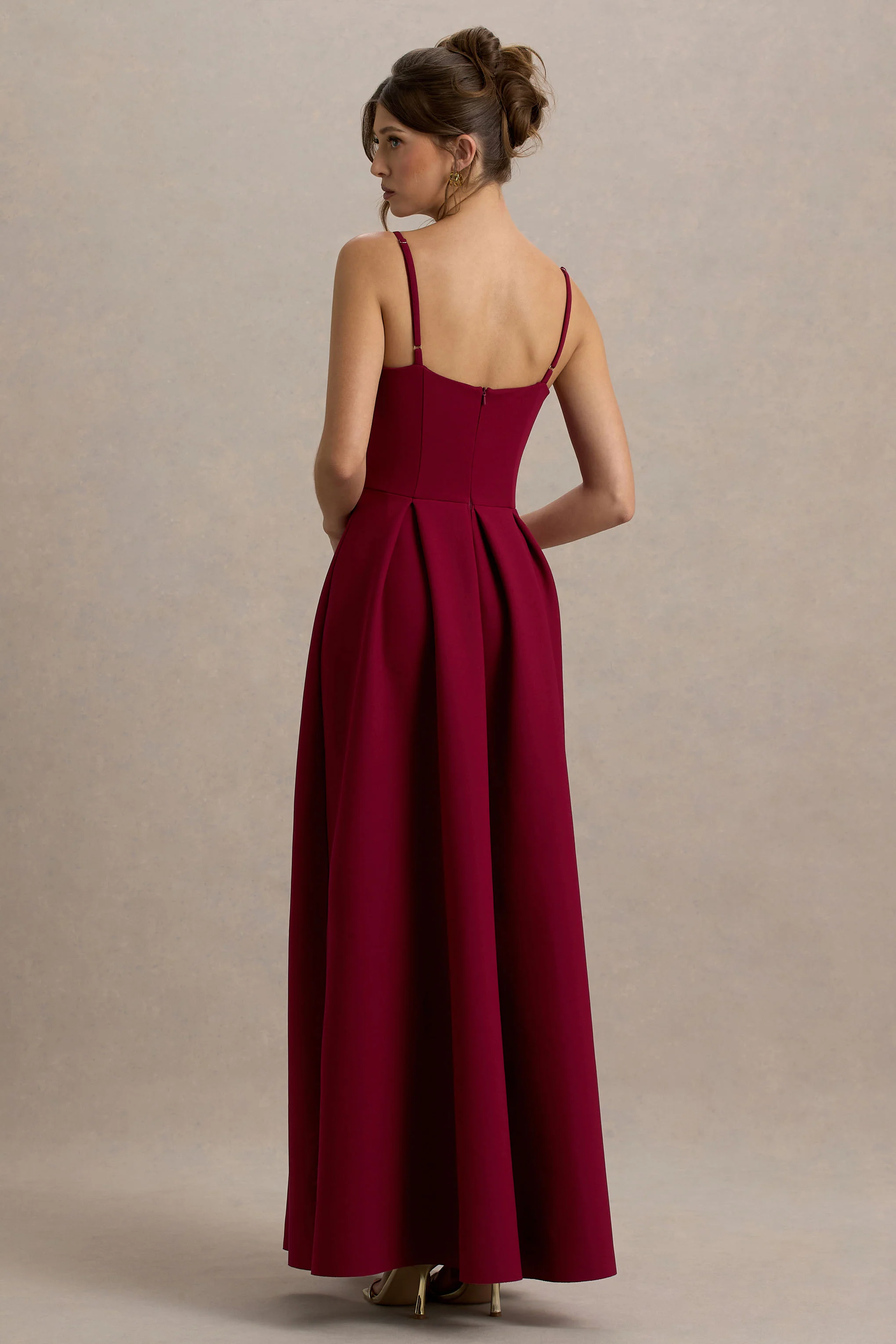 Bambina | Burgundy Scoop-Neck Pleated Maxi Dress