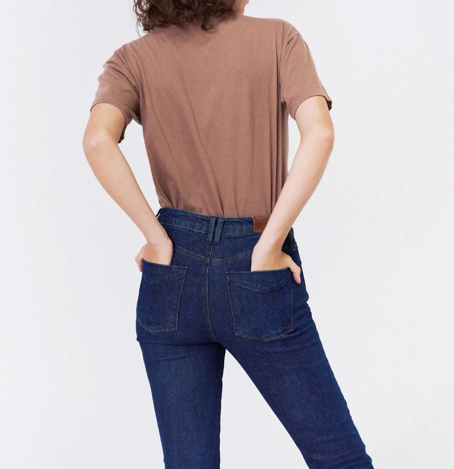 Joan Straight Fit Jeans In Classic