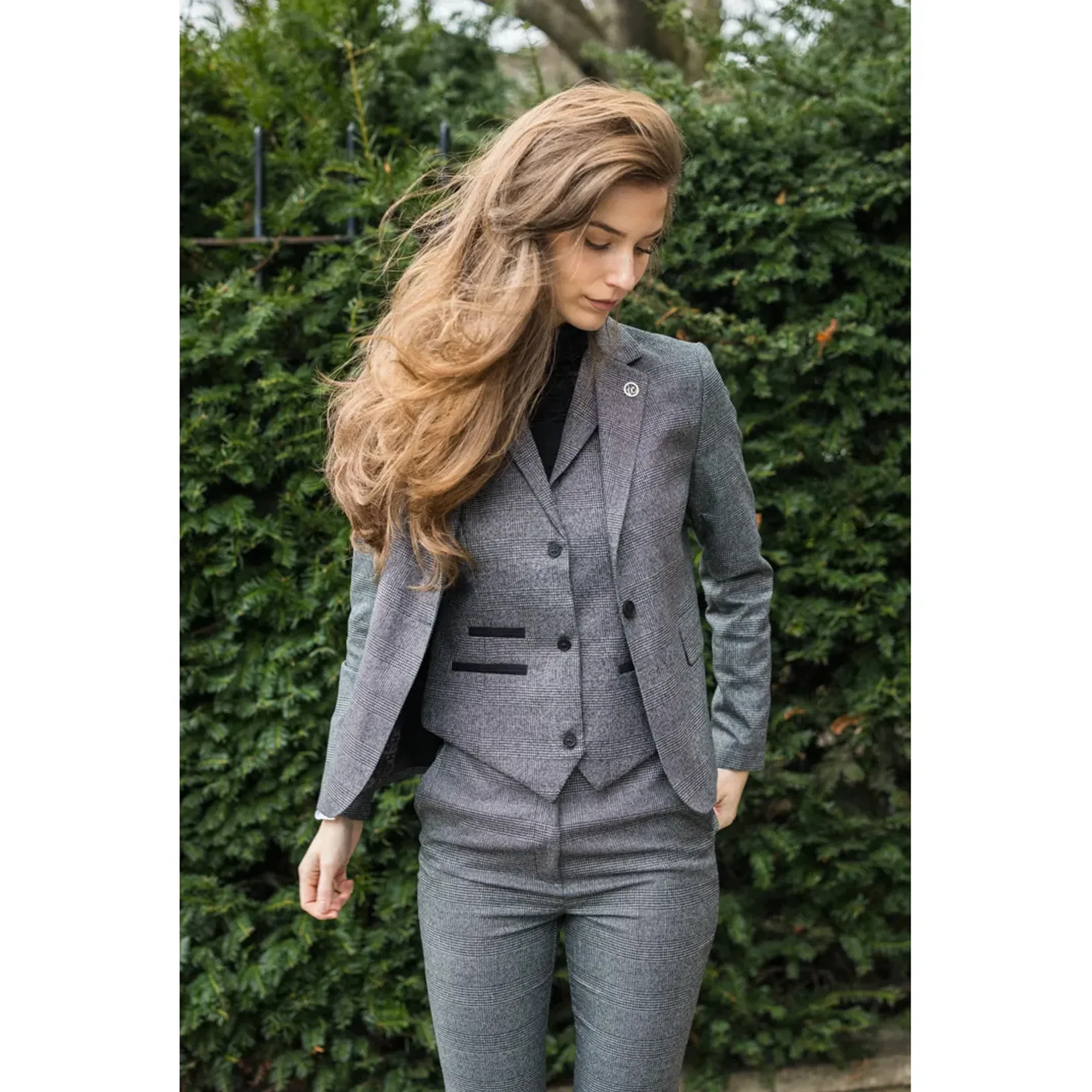 Women's Grey Three-Piece Tailored Fit Suit in Prince of Wales Check