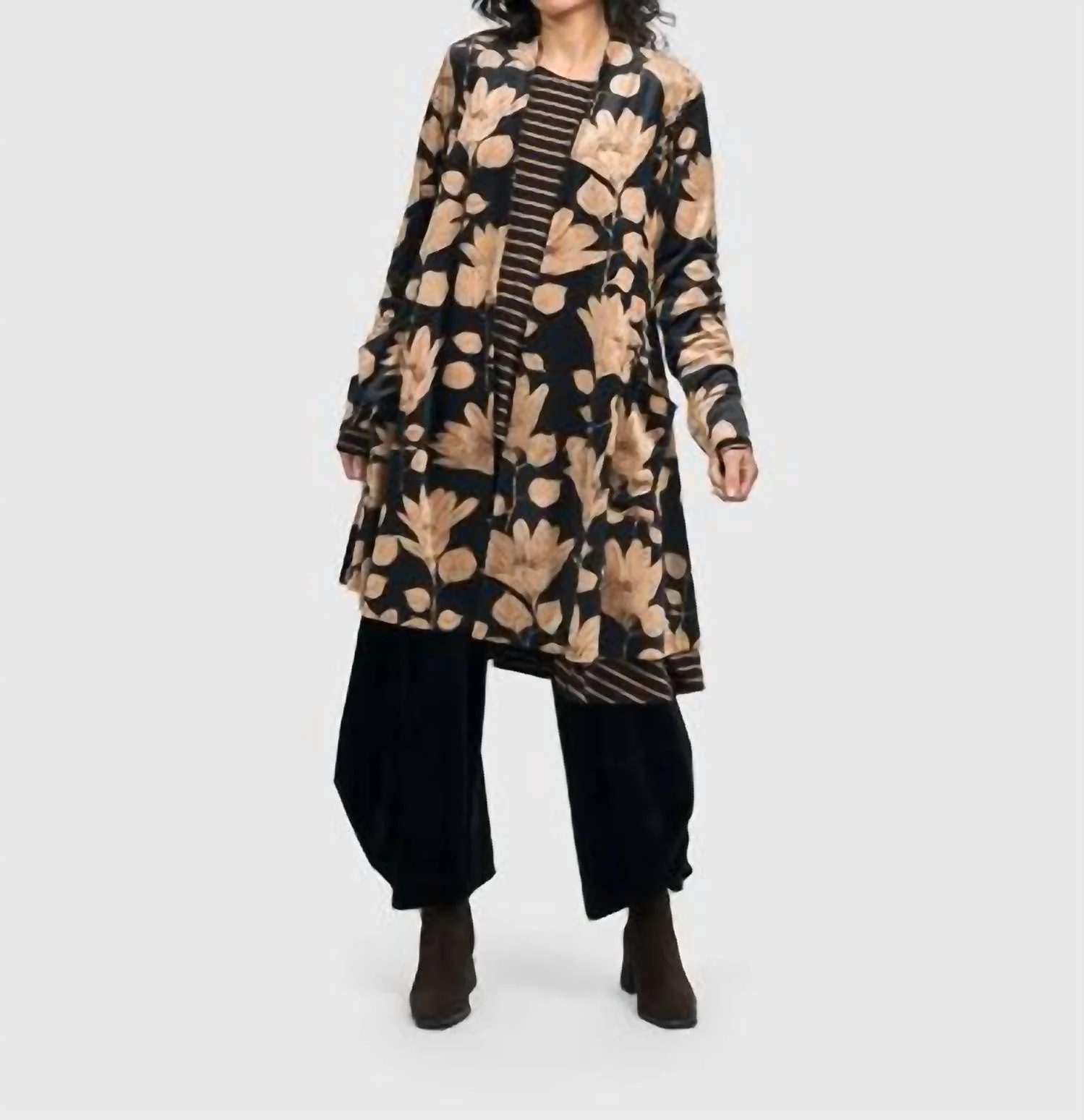 Velvet Smoking Jacket In Floral Beige