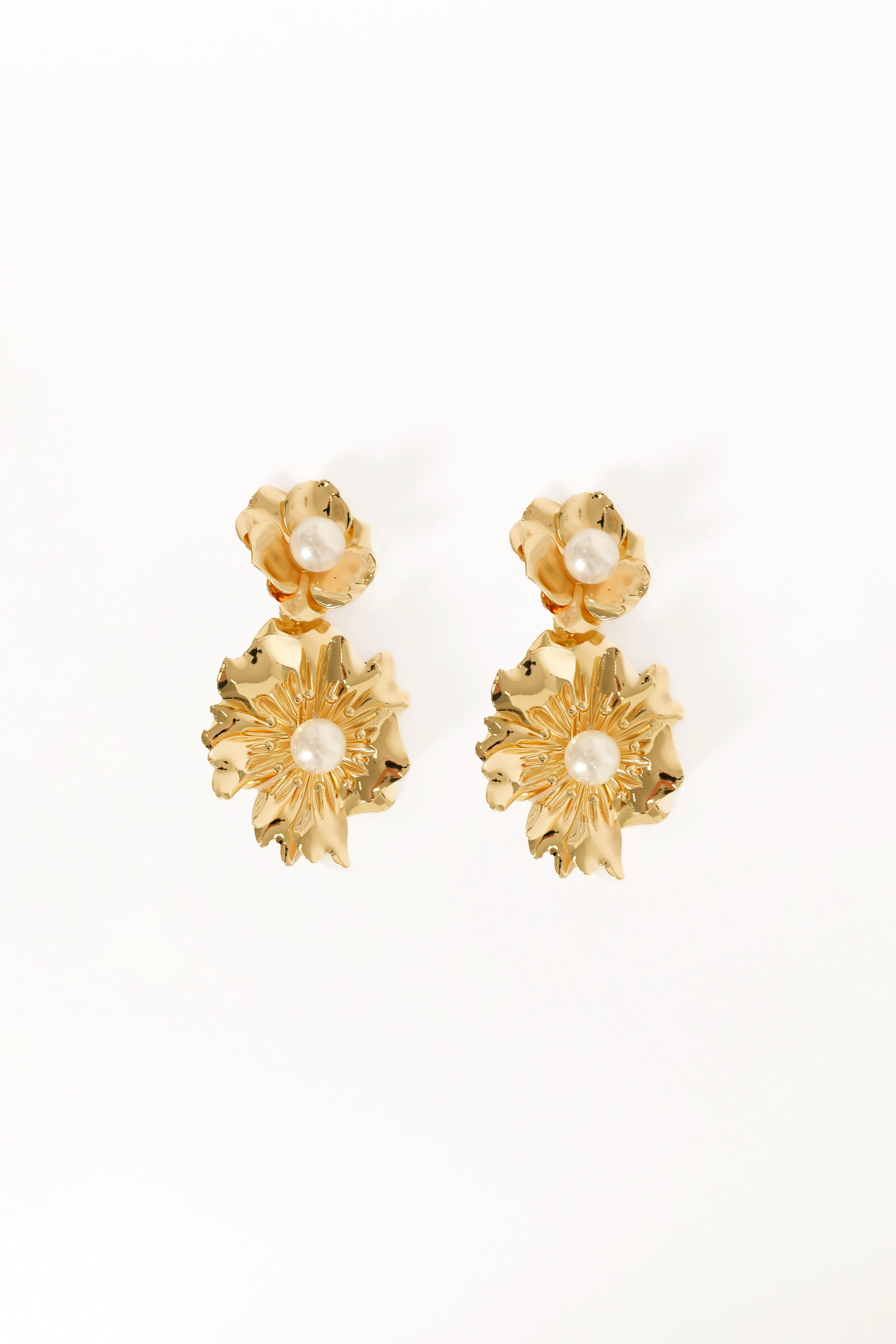 Lilou Flower Pearl Earrings - Gold