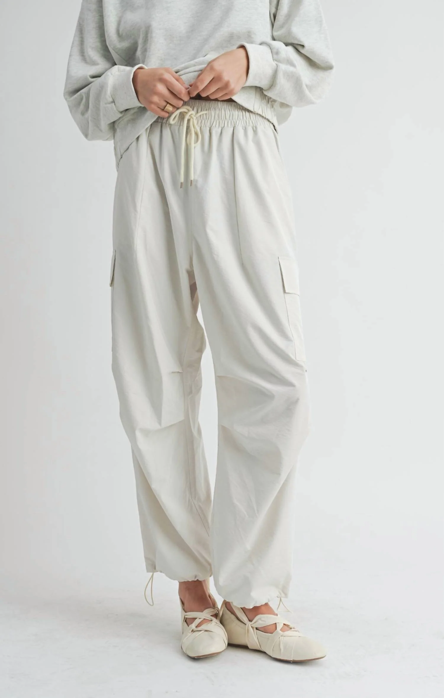 Vita Elastic Waist Cargo Pants In Ivory
