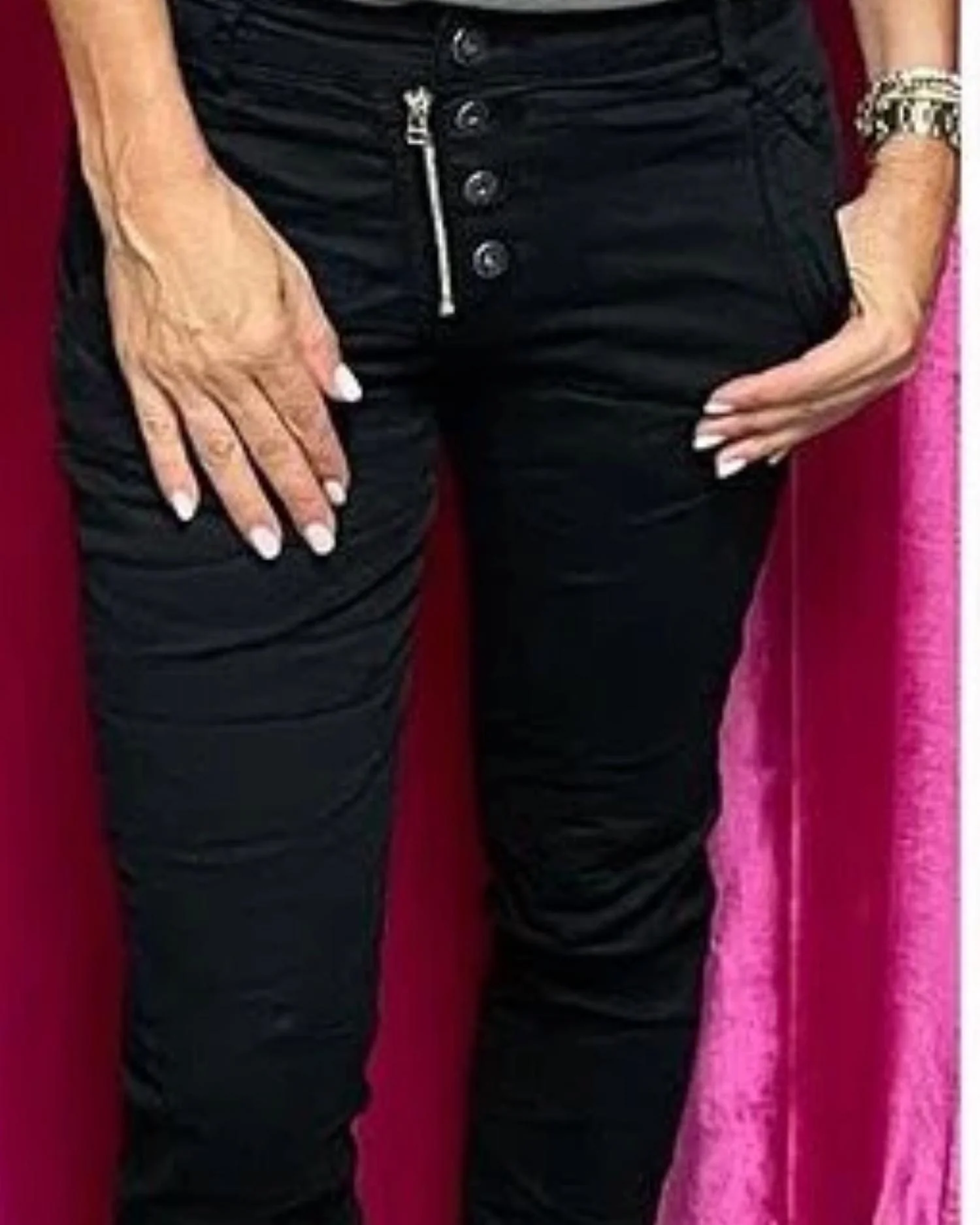 Four Button Signature Pant In Black