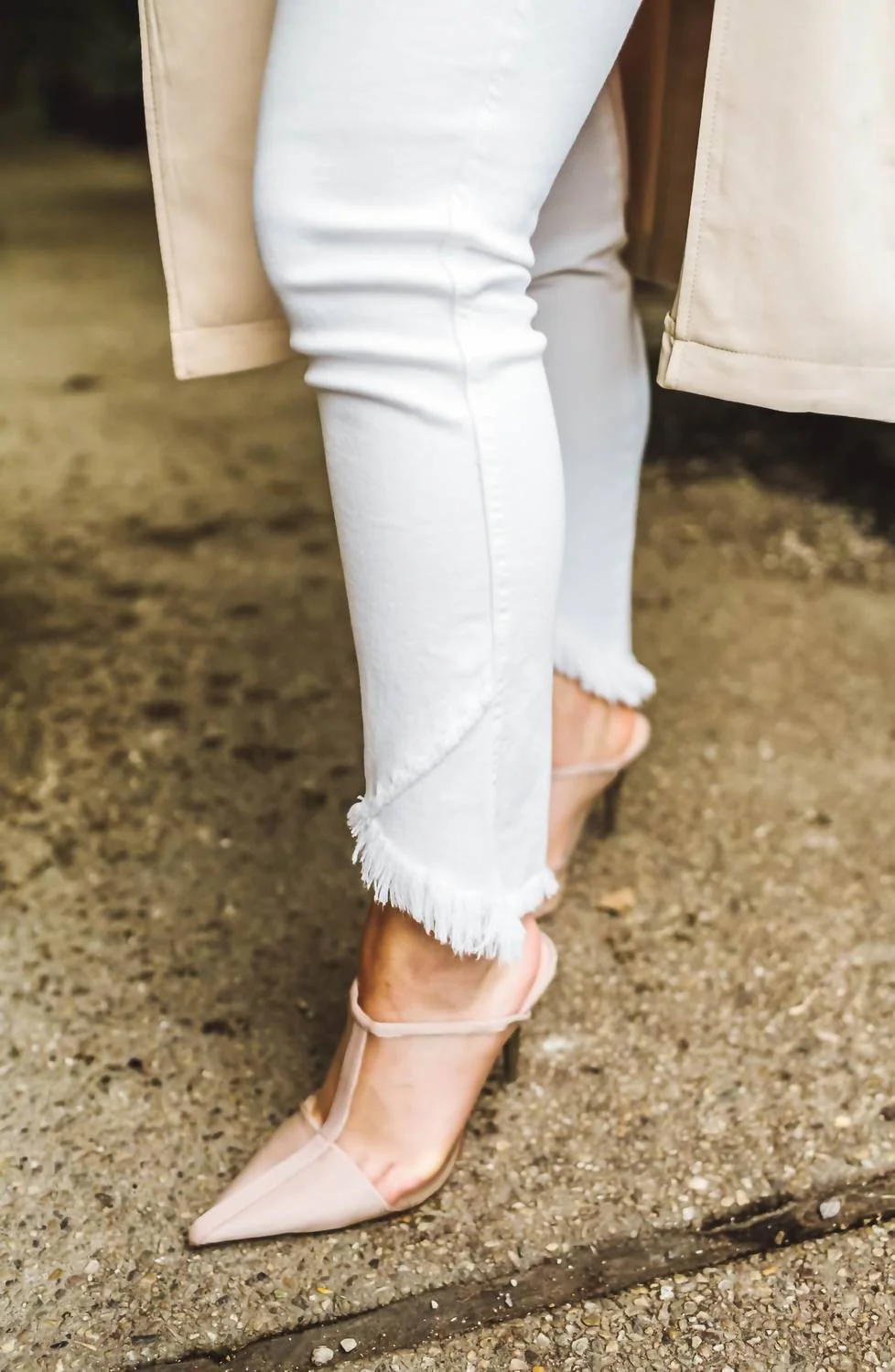 Straight Leg Piece Crop Jean In White