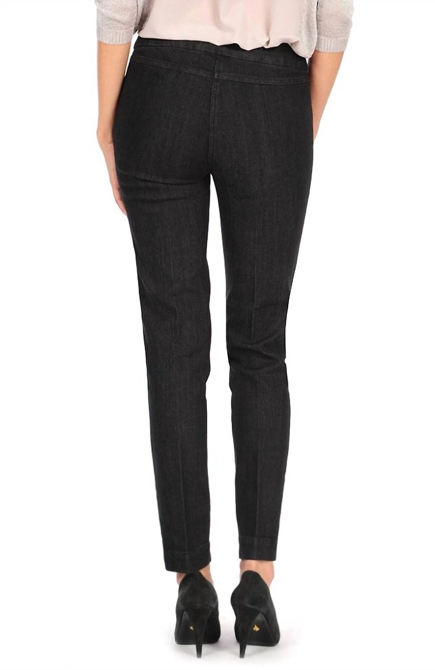 Narrow Dark Wash Jeans In Black
