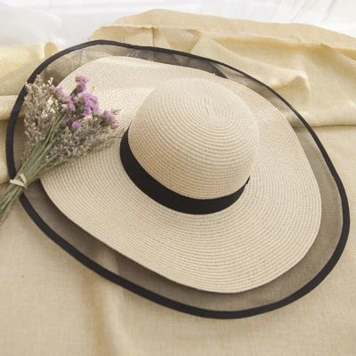 Chapeau de soleil à large bord