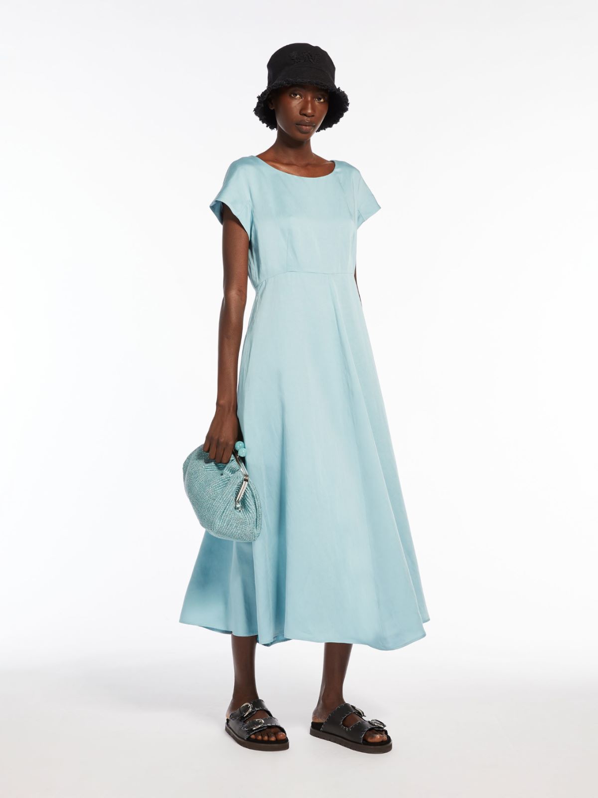 Abito in raso di viscosa e lino