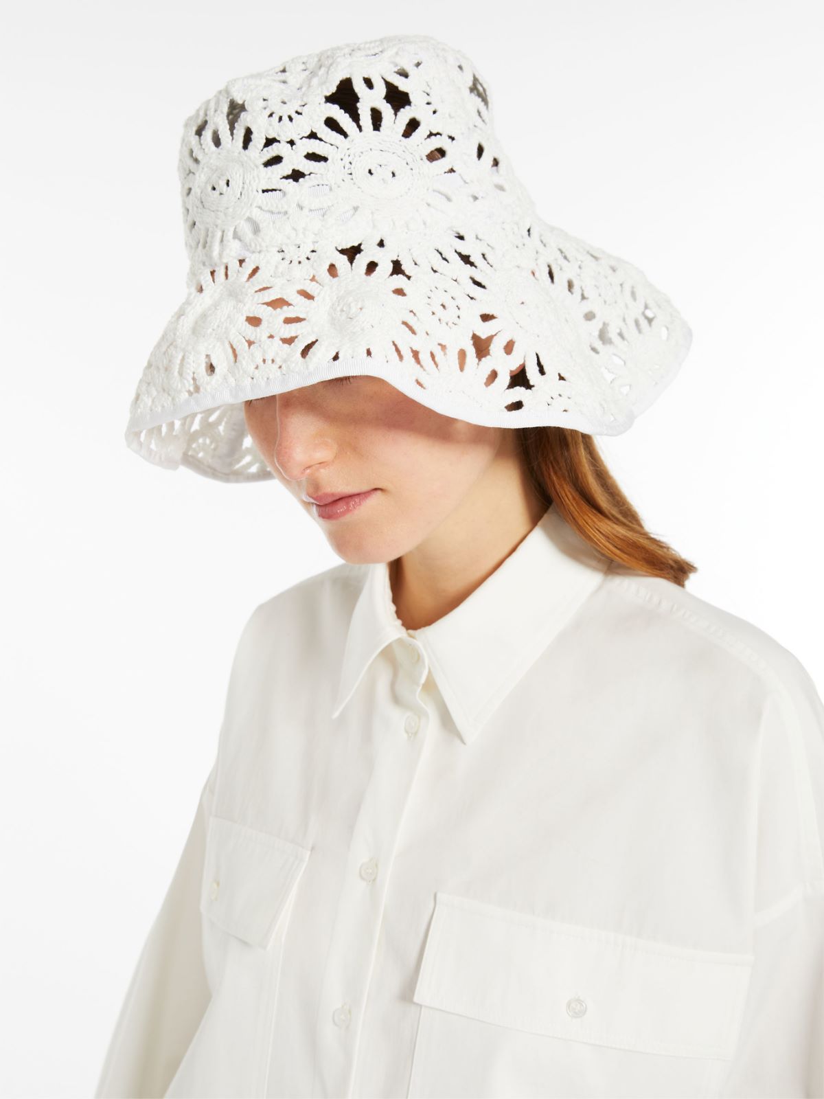 Cappello in macramè