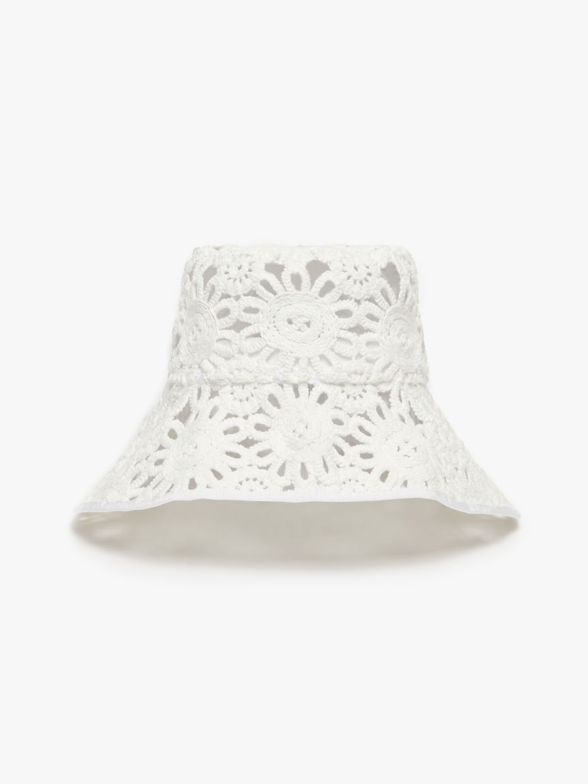 Cappello in macramè