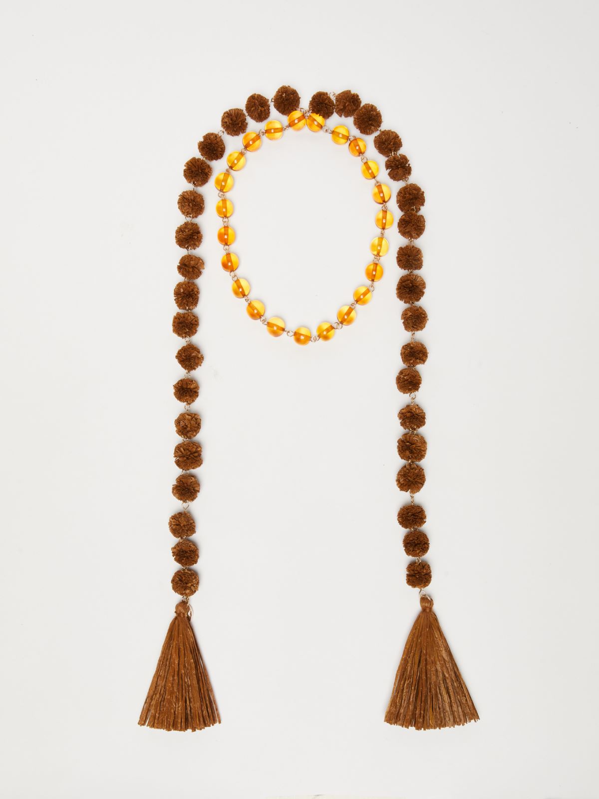 Collana in viscosa e resina