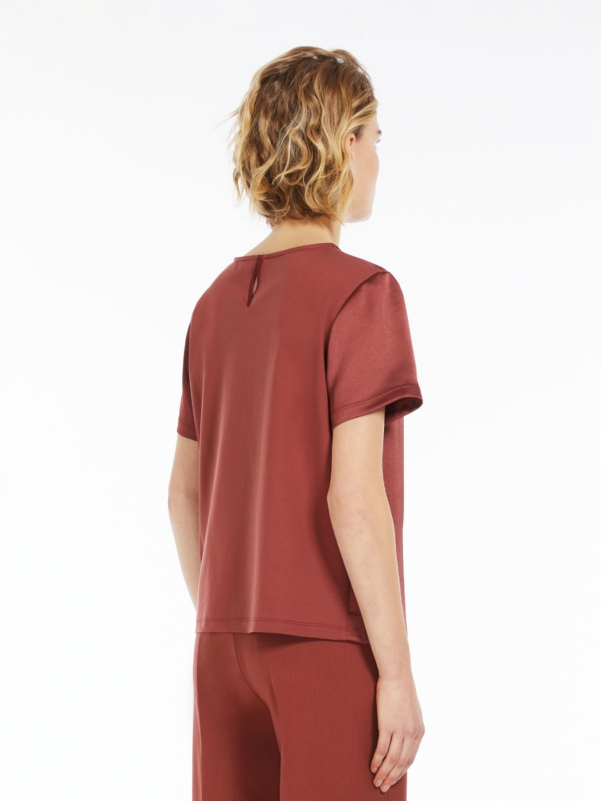 T-shirt in raso tecnico e jersey