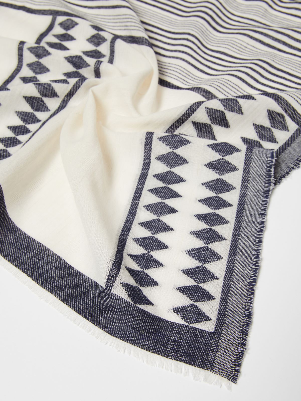 Stola in jacquard fil coupé