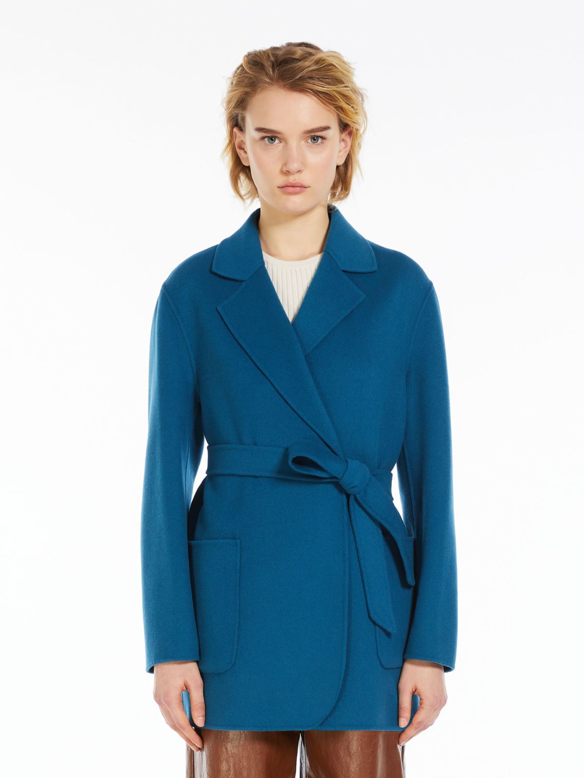 Giacca over in lana con cintura