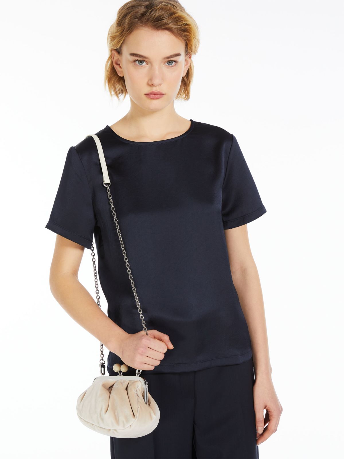 T-shirt in raso tecnico e jersey